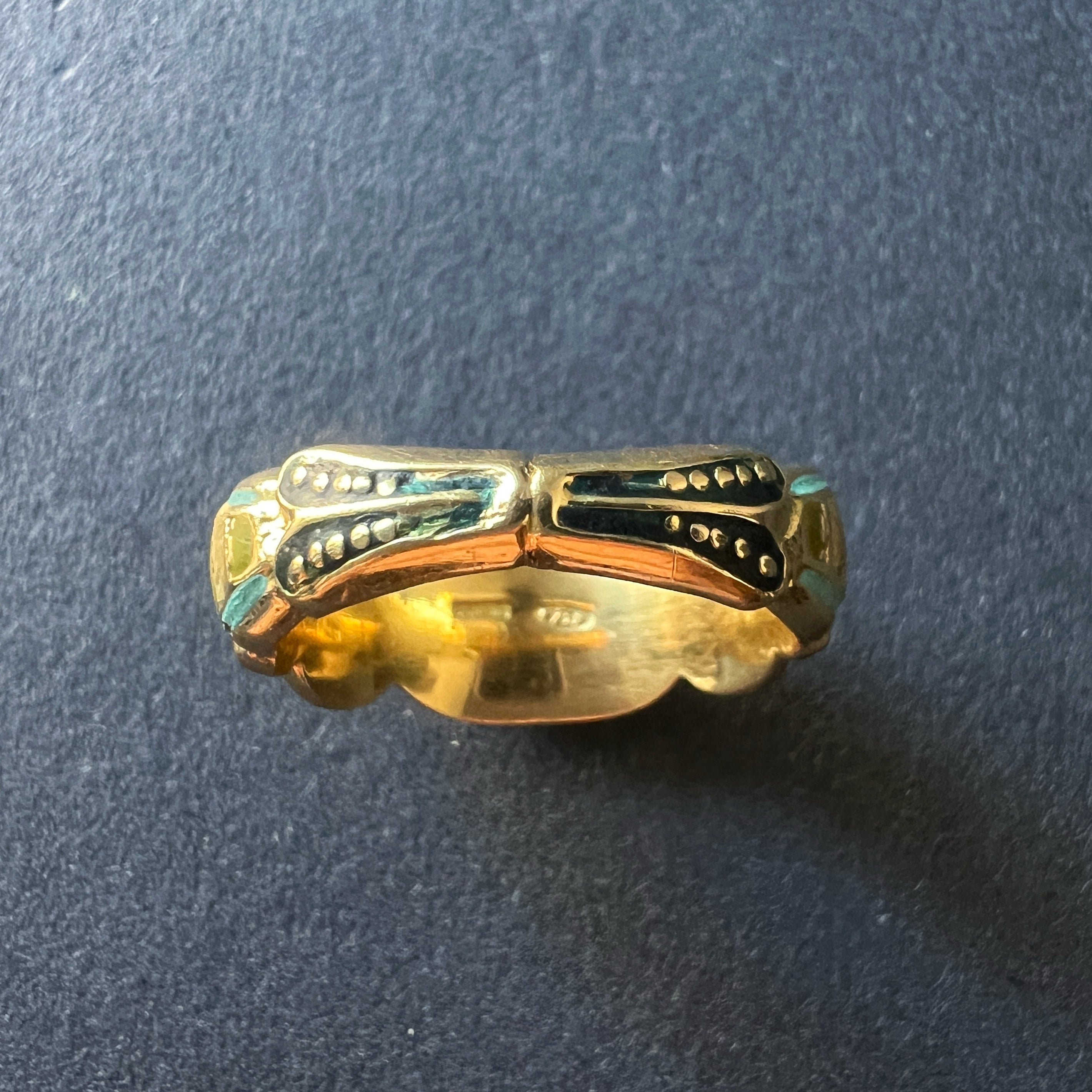 18K gold enamelled secret box dog ring