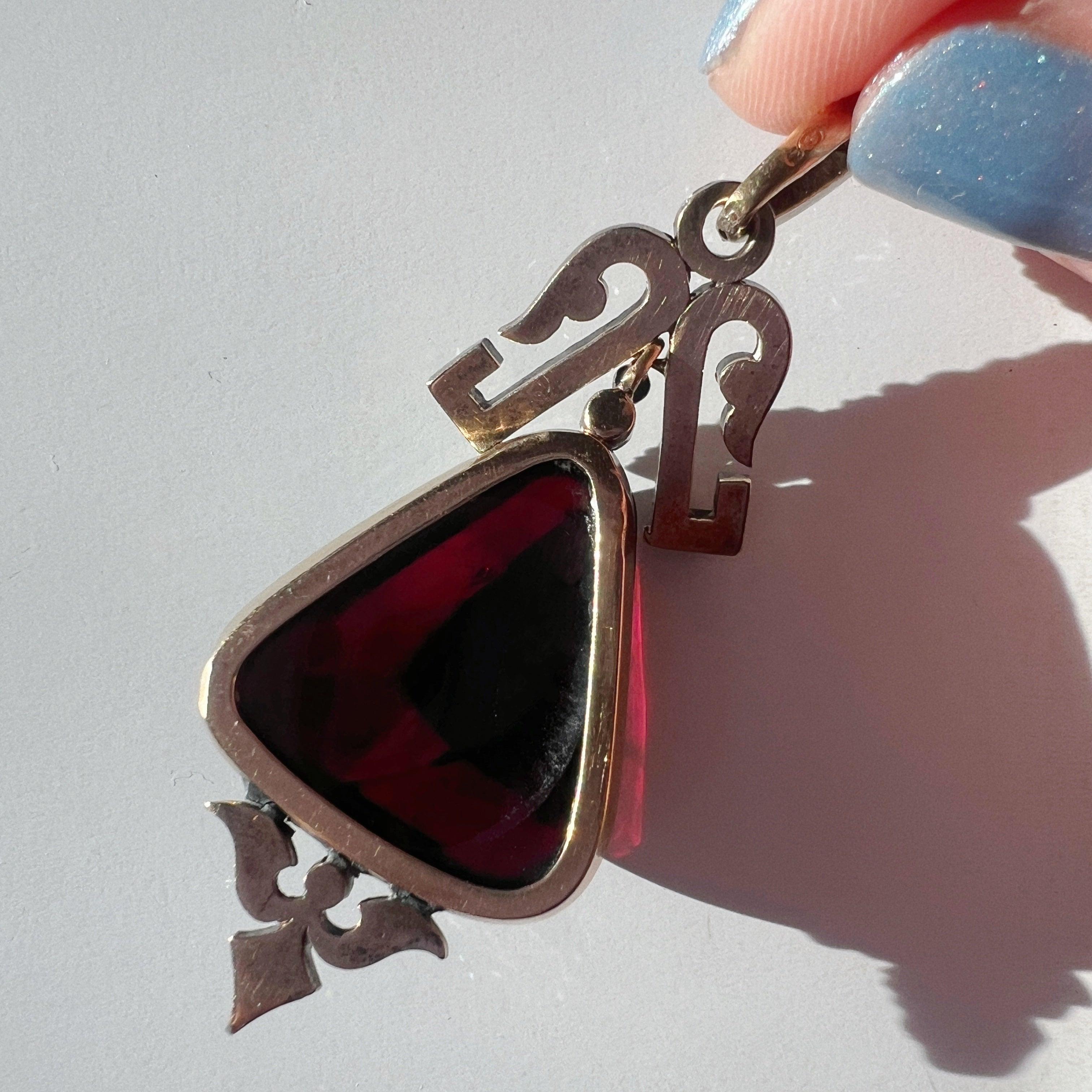 Large Victorian era 18K gold garnet diamond pendant - Curiously timeless