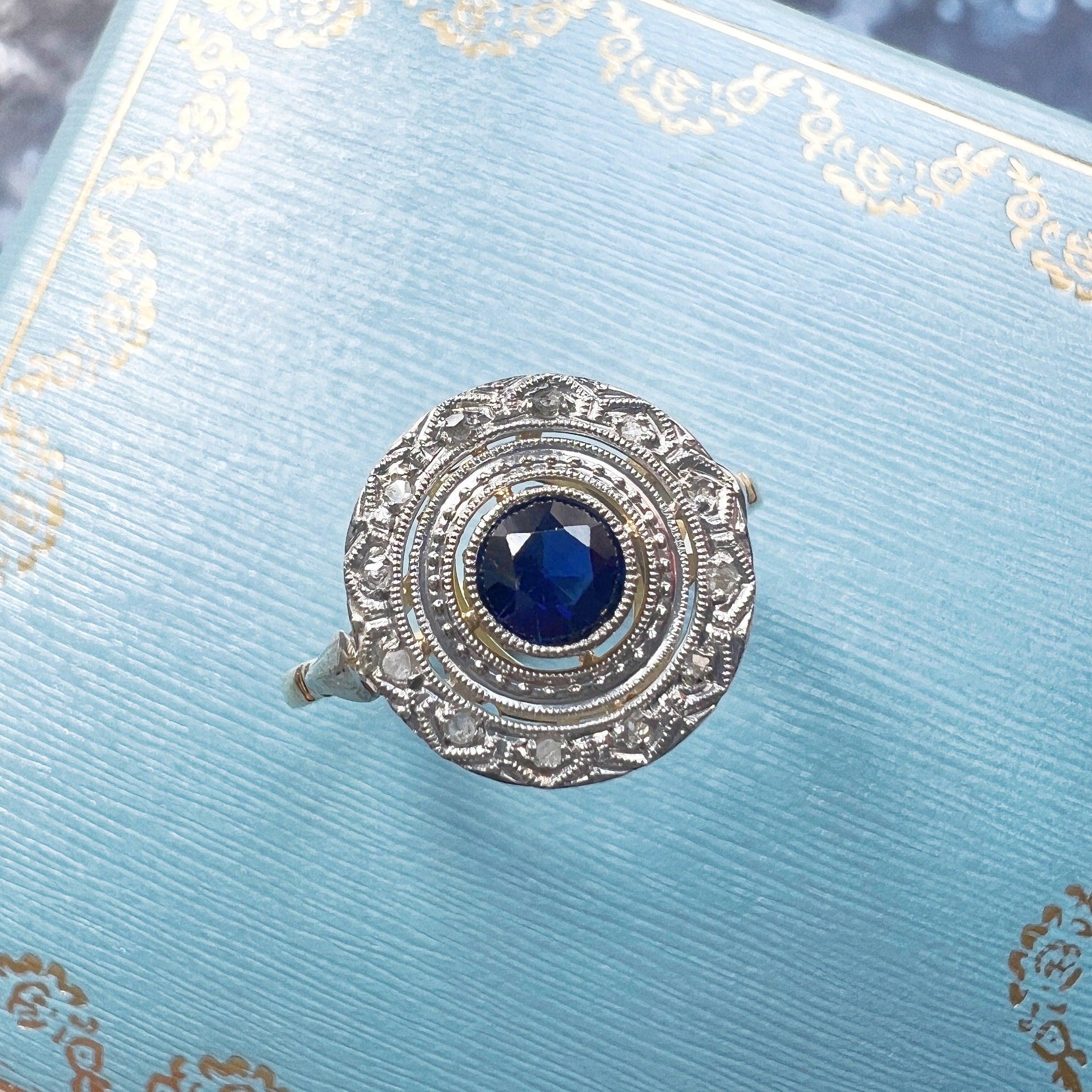 Antique 18K gold diamond blue sapphire ring - Curiously timeless