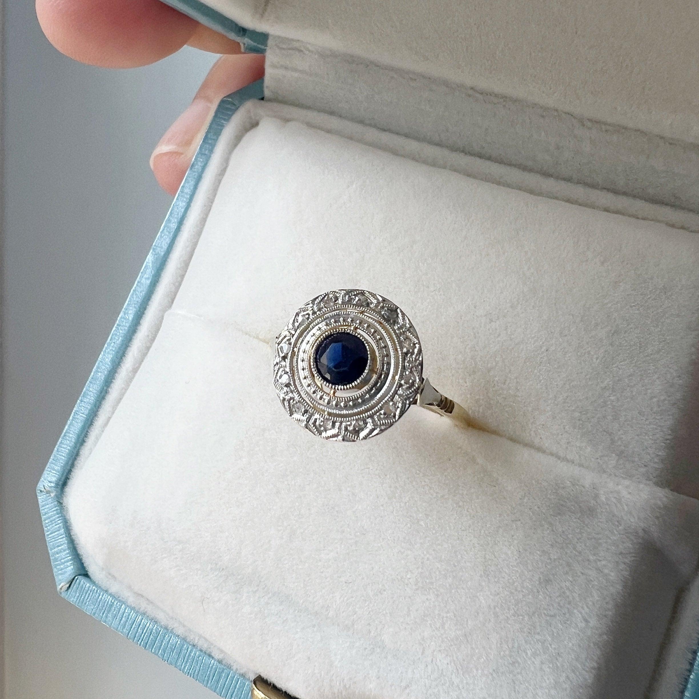 Antique 18K gold diamond blue sapphire ring - Curiously timeless