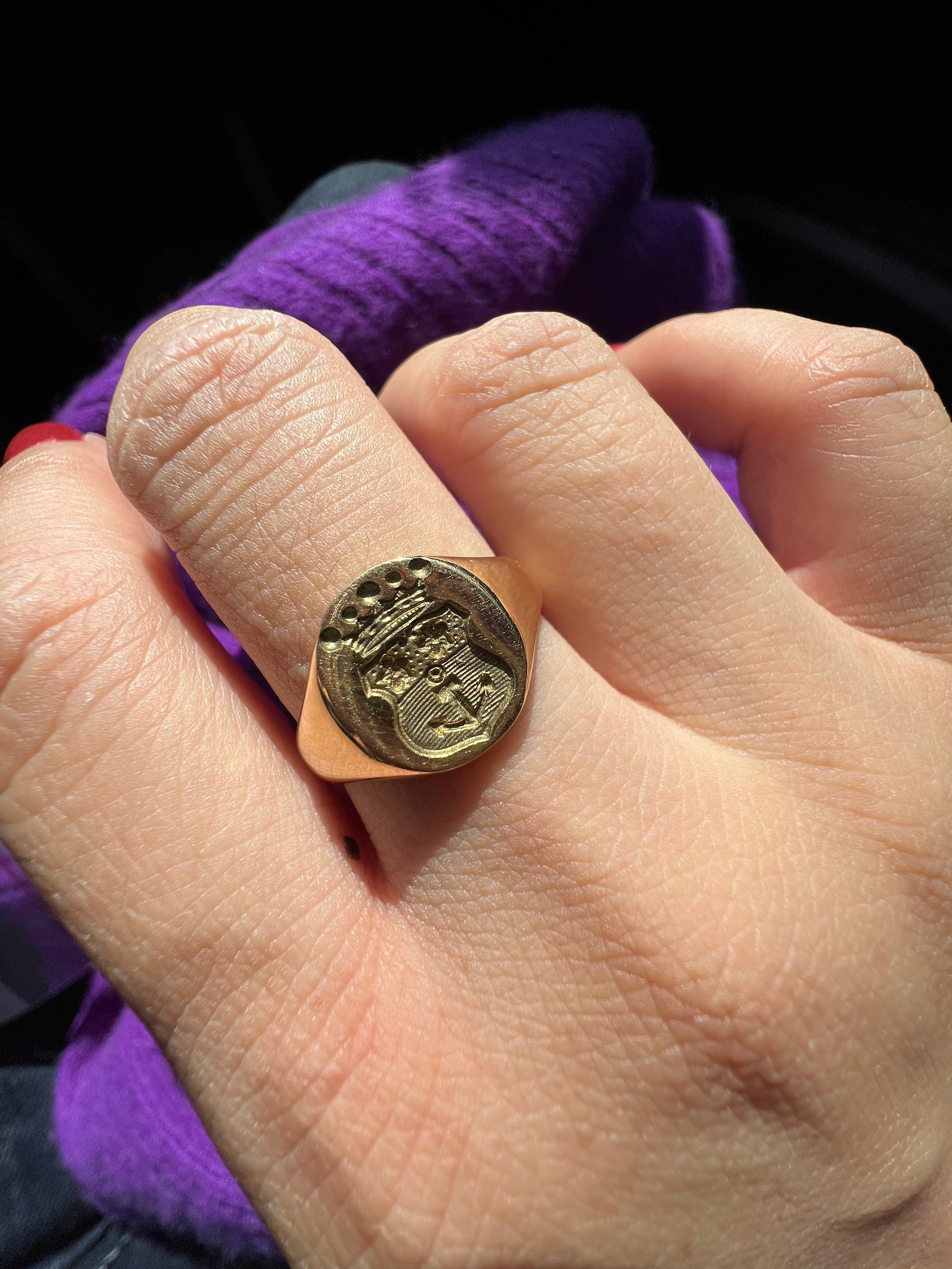 French antique 18K yellow gold signet ring with coat of arms
