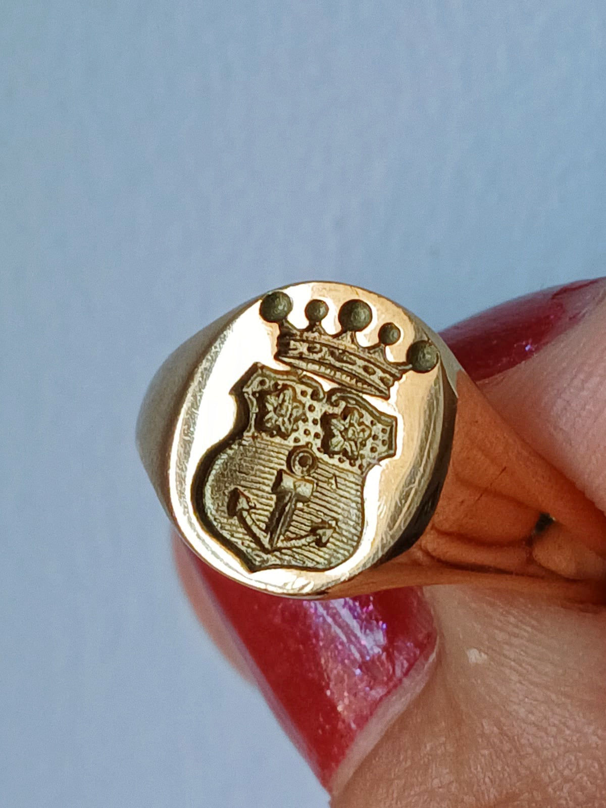 French antique 18K yellow gold signet ring with coat of arms