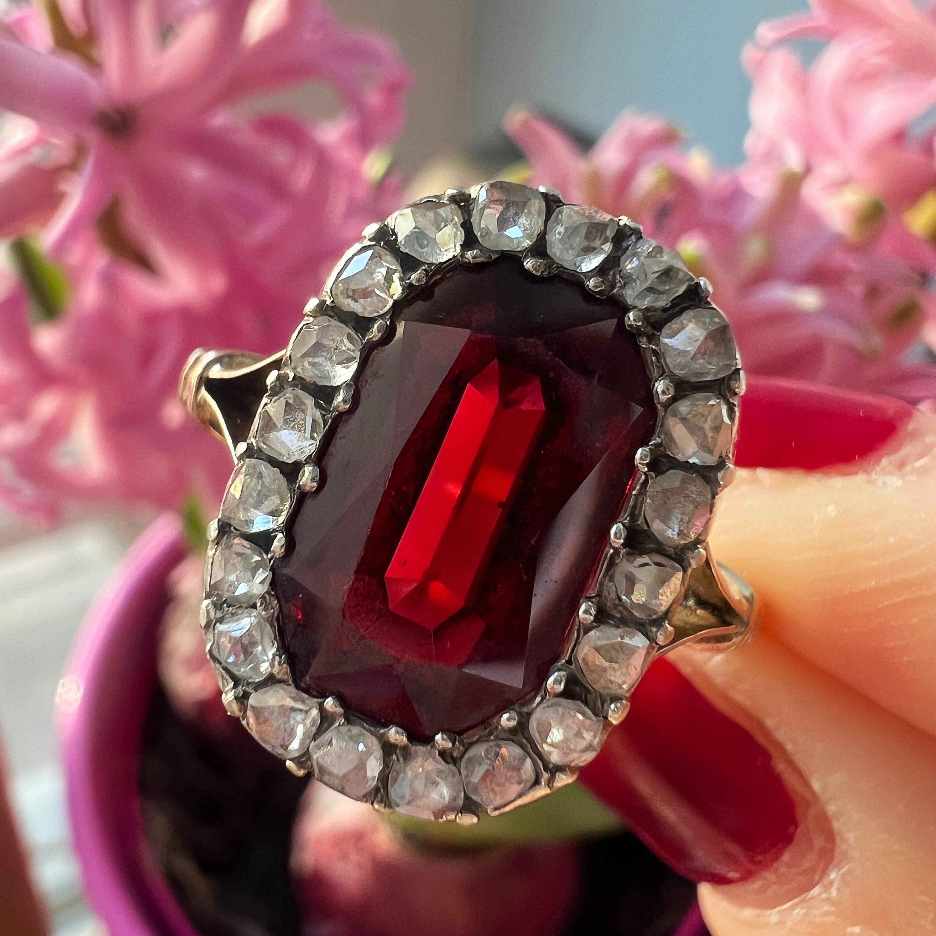 Antique 18K gold garnet diamond ring