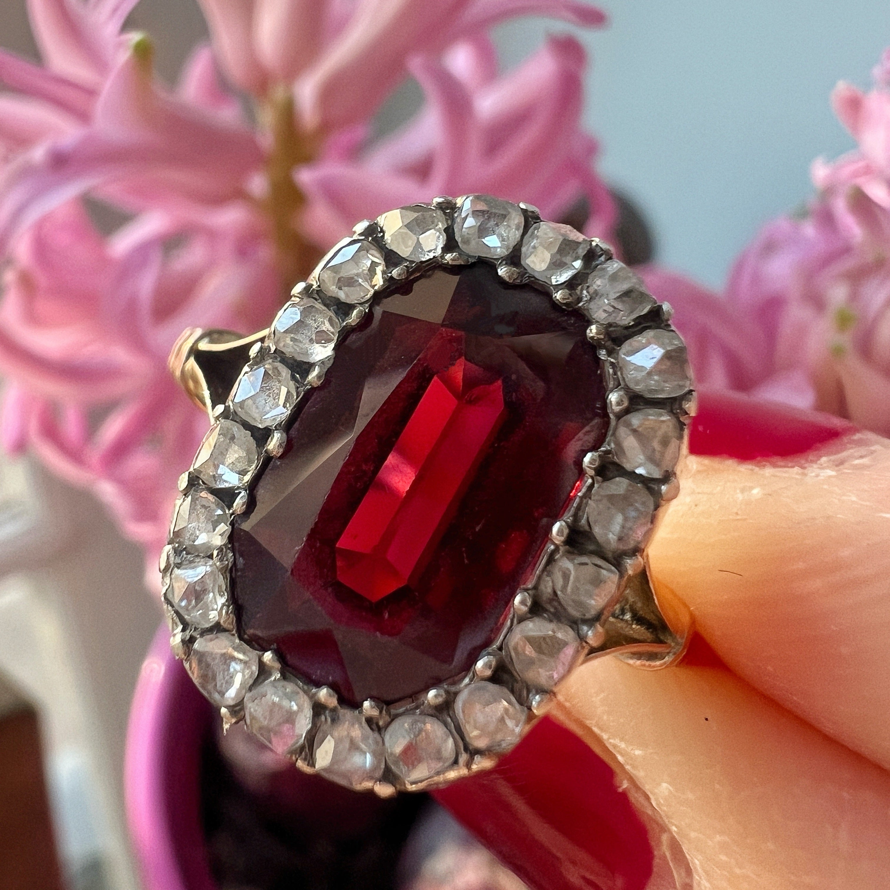 Antique 18K gold garnet diamond ring