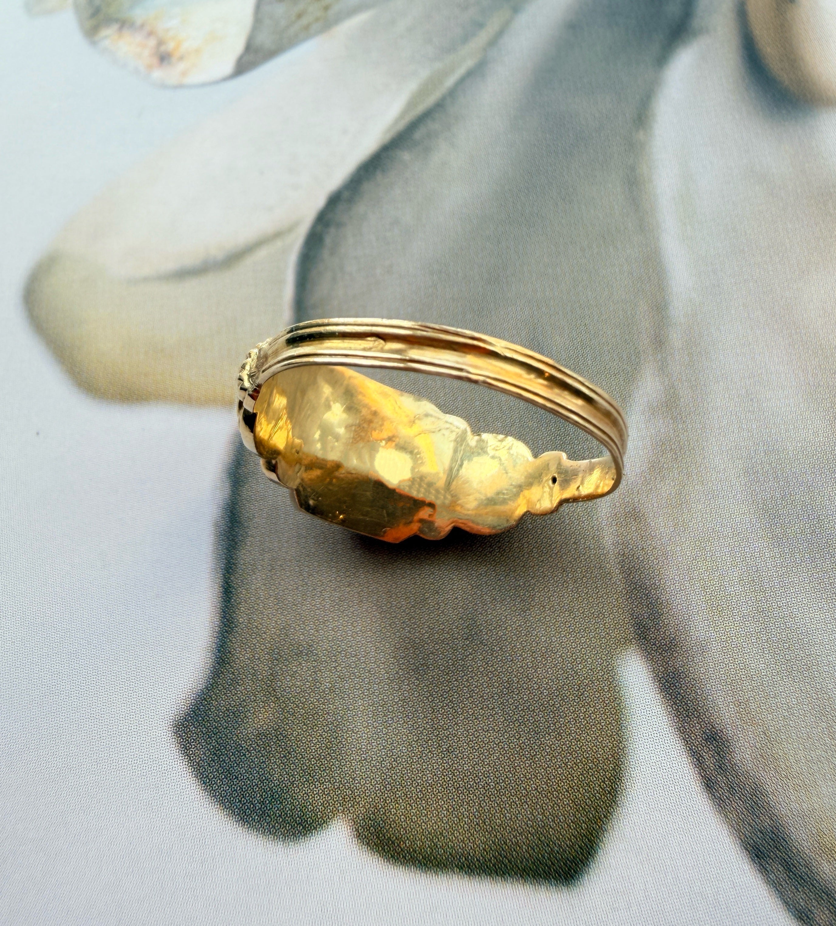 French antique Georgian 18K Gold Shell Pearl & Diamond Ring