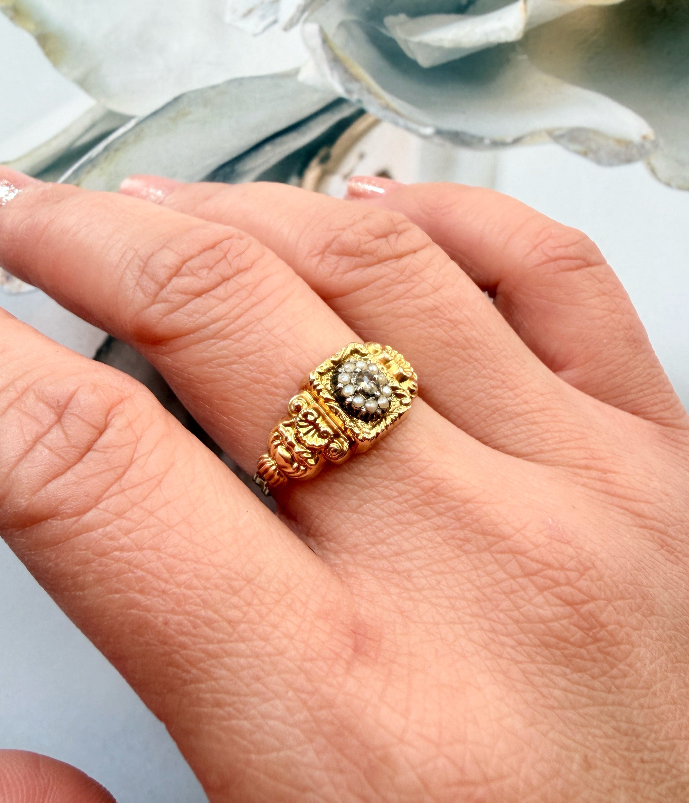 French antique Georgian 18K Gold Shell Pearl & Diamond Ring