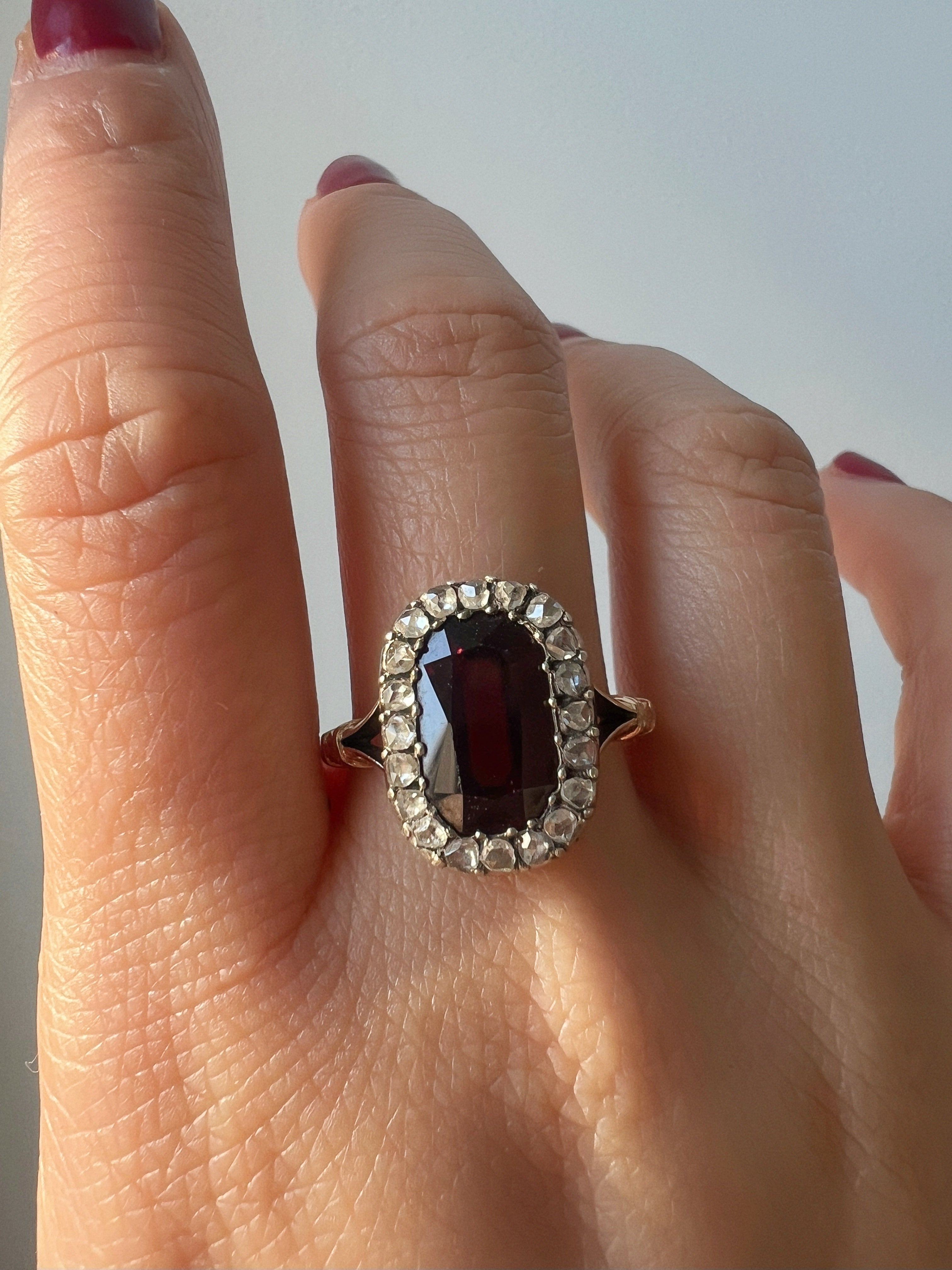 Antique 18K gold garnet diamond ring