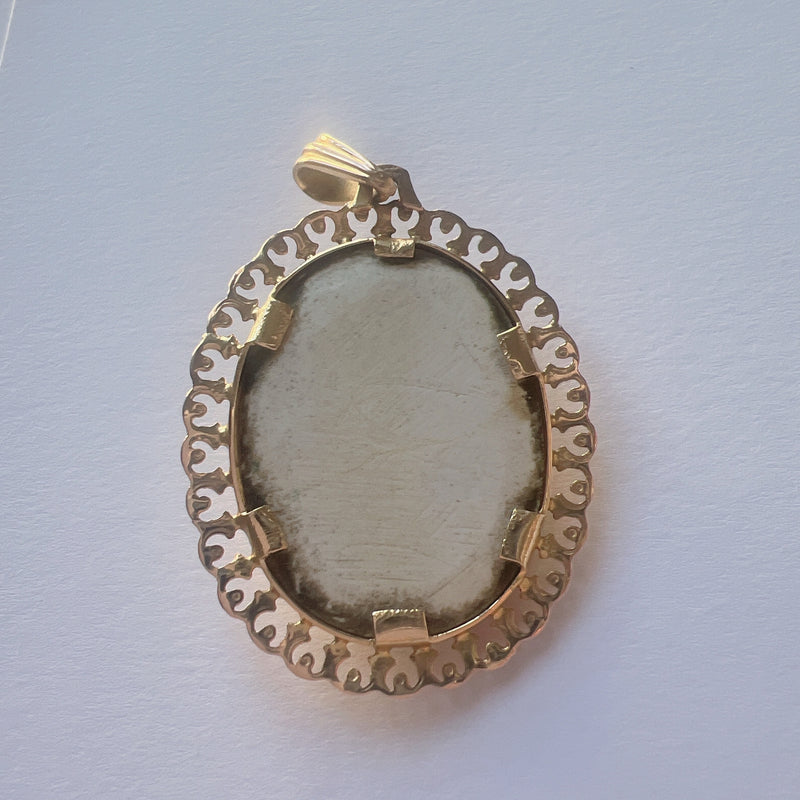 Antique 18K gold white lava Cameo Pendant