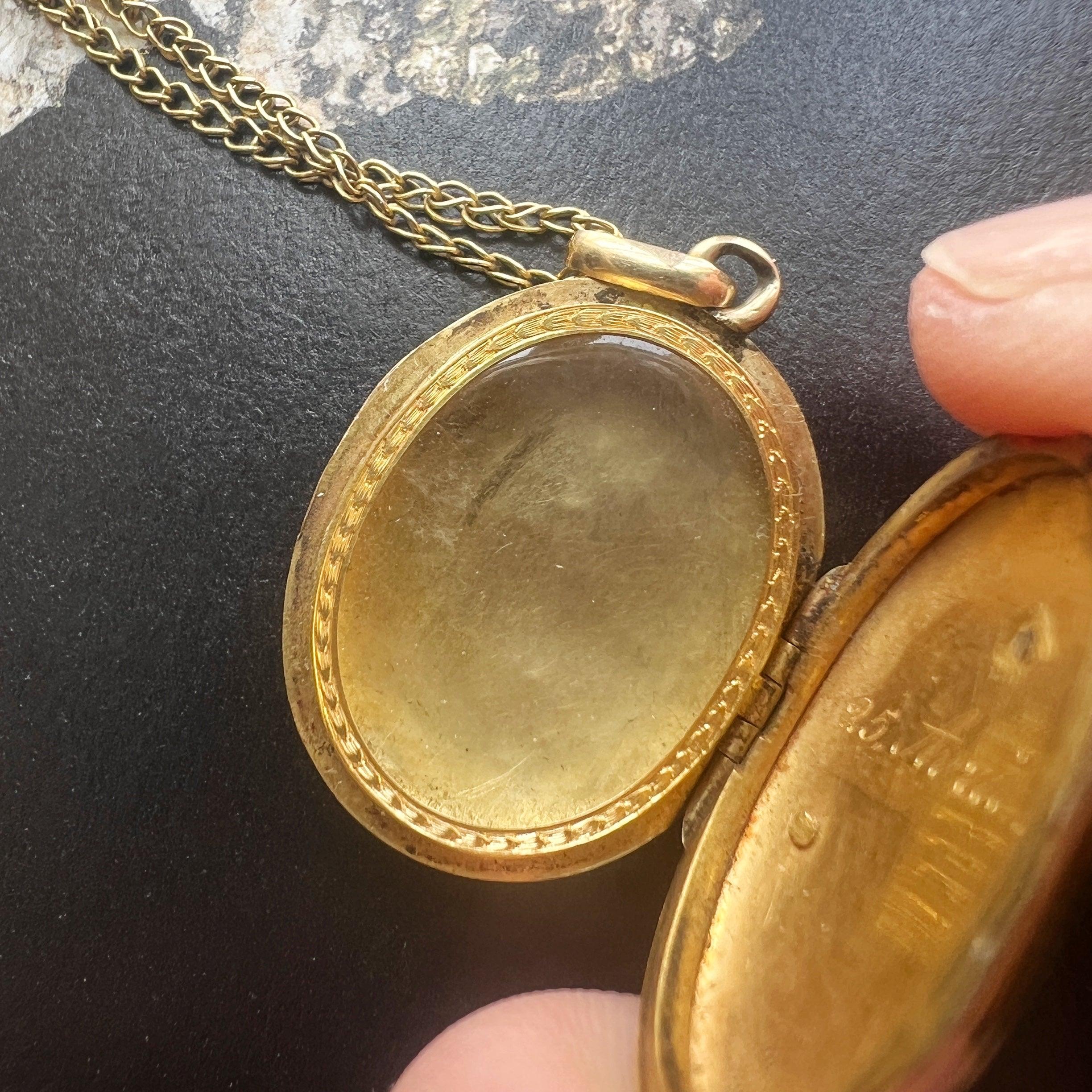 Victorian era 18K gold « H » letter monogram locket pendant - Curiously timeless