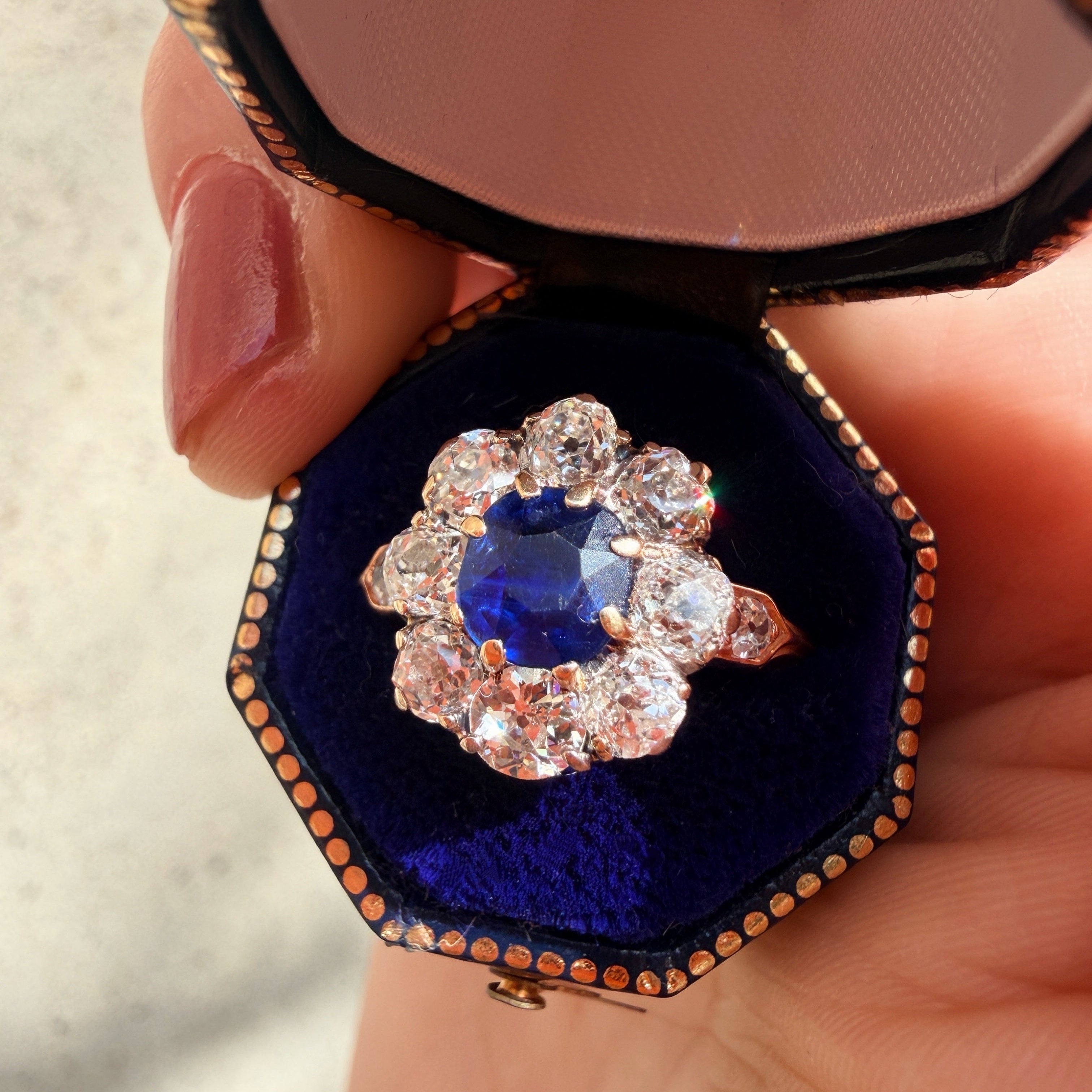Antique 18K gold platinum natural blue sapphire and diamonds ring