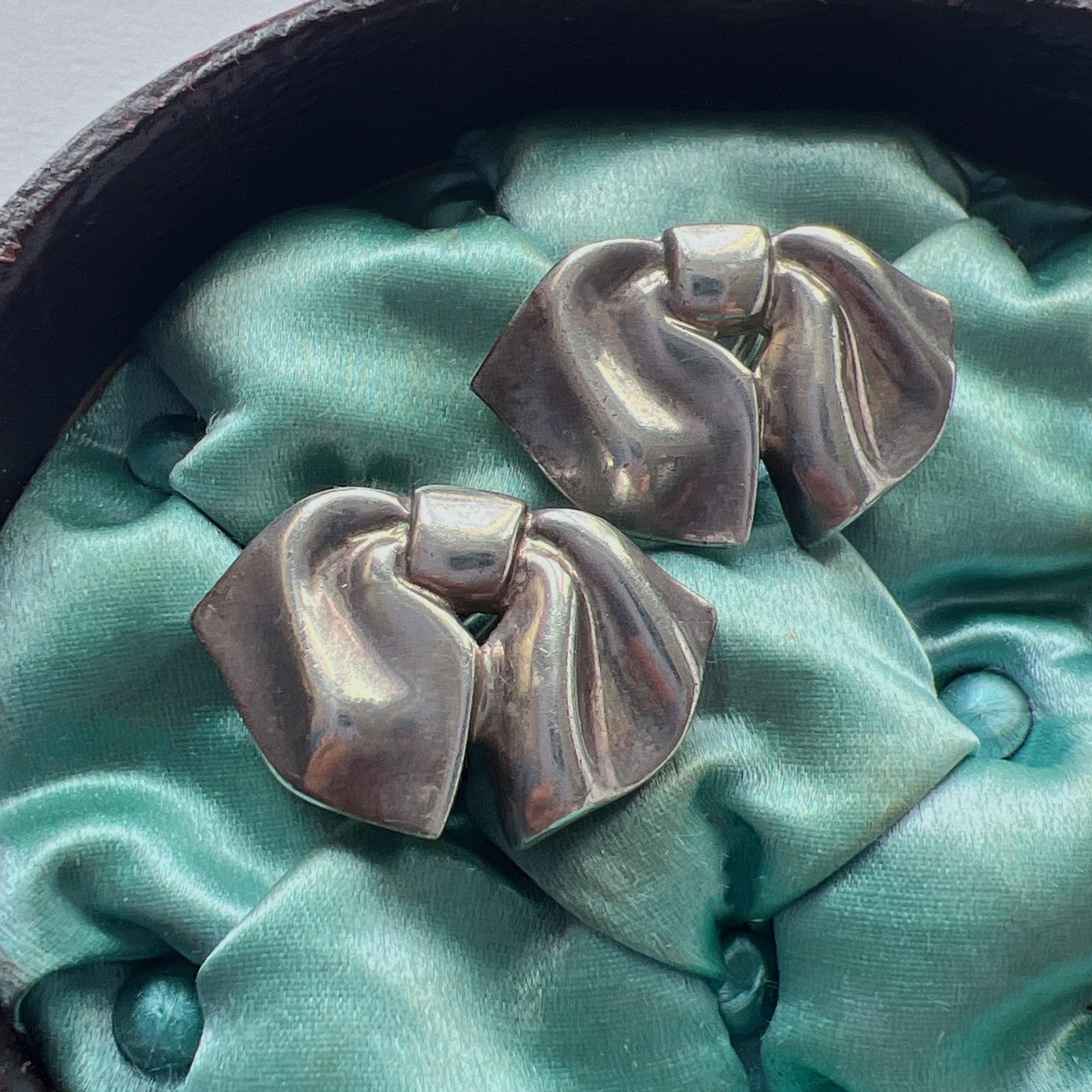 Vintage Tiffany & Co. Silver Bow Clip Earrings - Curiously timeless