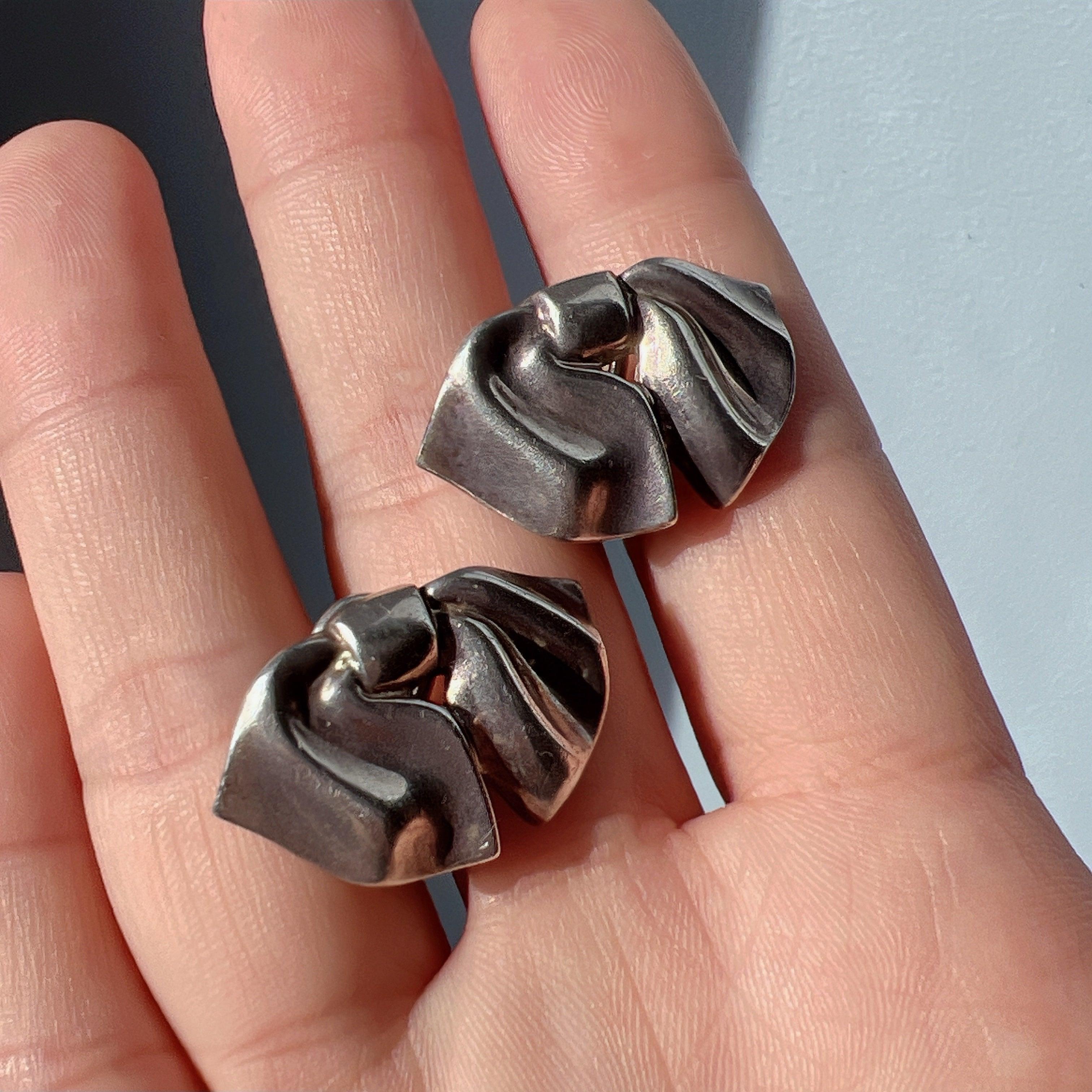 Vintage Tiffany & Co. Silver Bow Clip Earrings - Curiously timeless