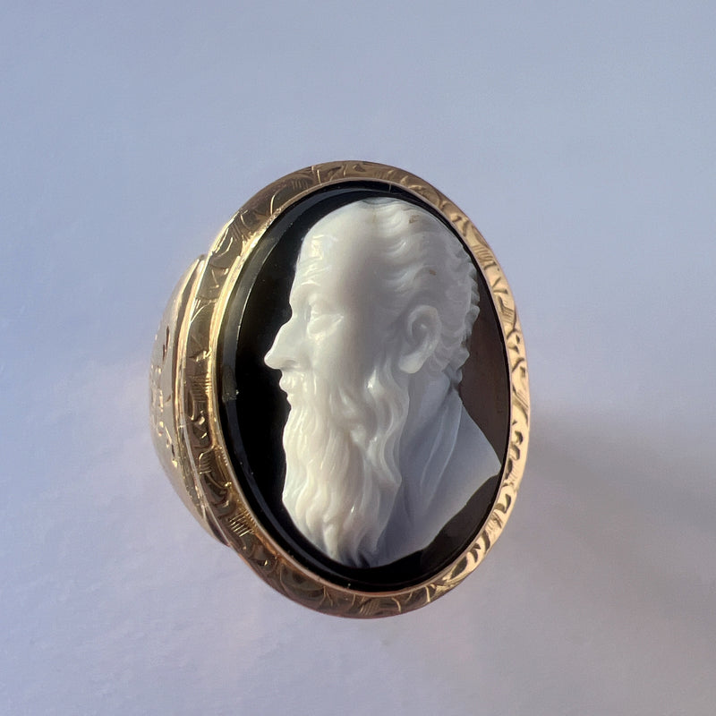 Antique 18K gold onyx cameo signet ring of Michelangelo