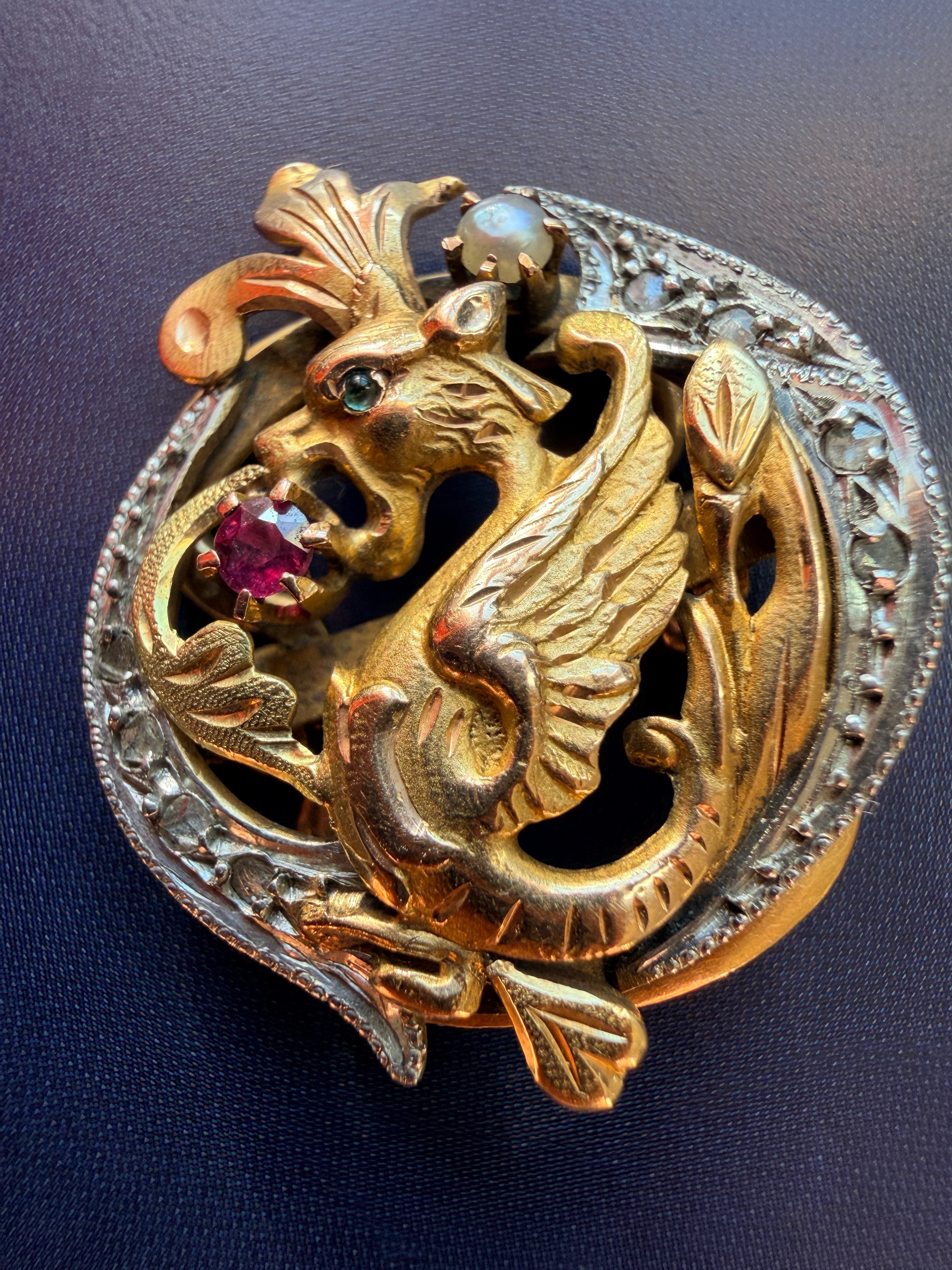 French Art Nouveau 18K gold chimera chain clip 