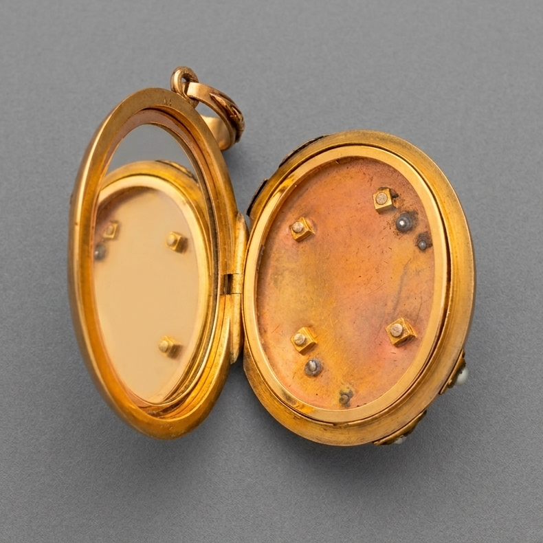 Victorian large 18K gold gemstone arrow locket pendant