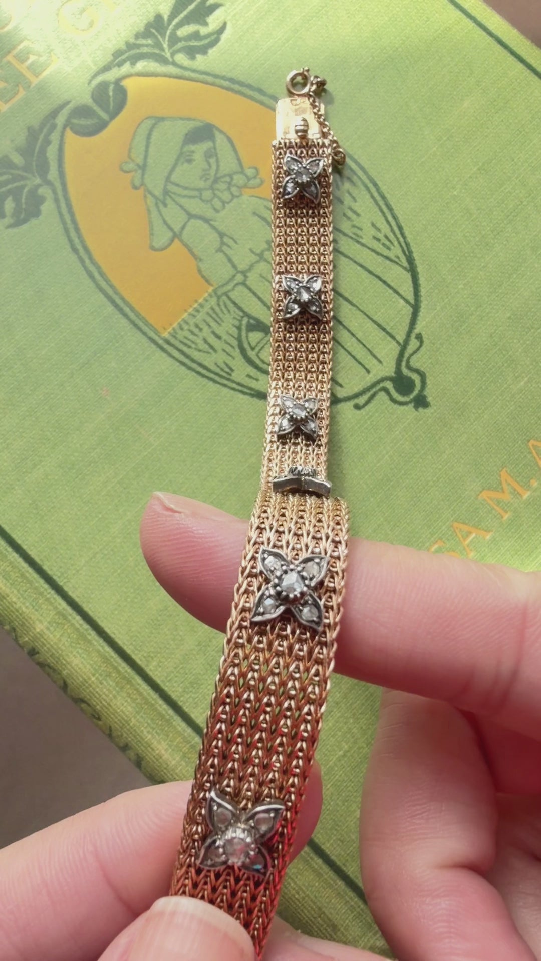 Vintage 18K yellow gold woven gold bracelet with diamond flowers