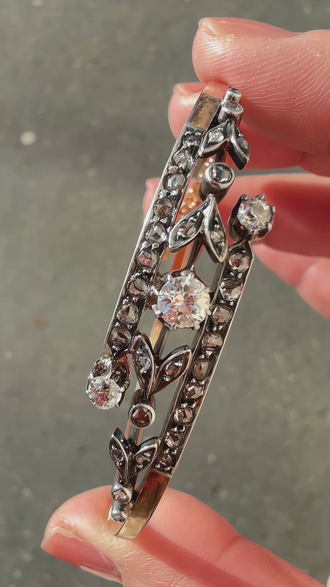 Antique Victorian era 18K gold diamond flower bracelet