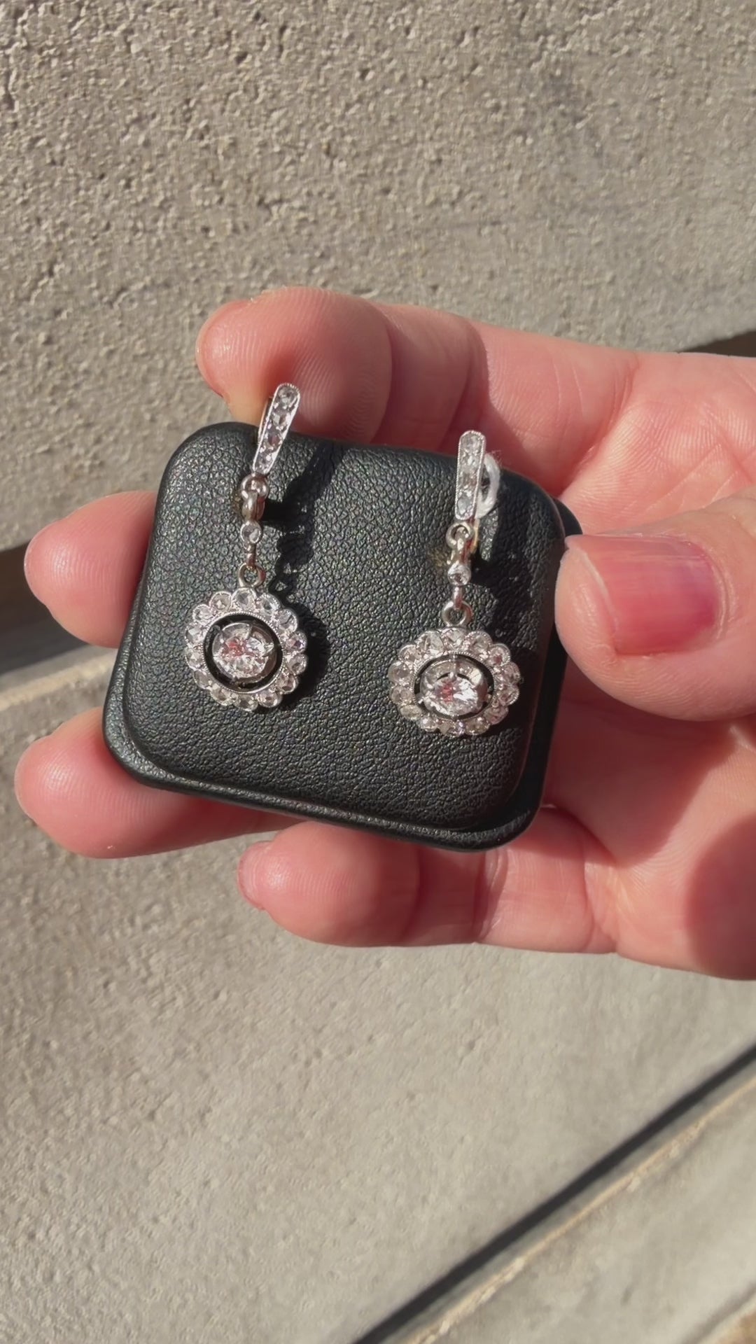 Edwardian/Belle epoque 18K gold diamond trembling earrings