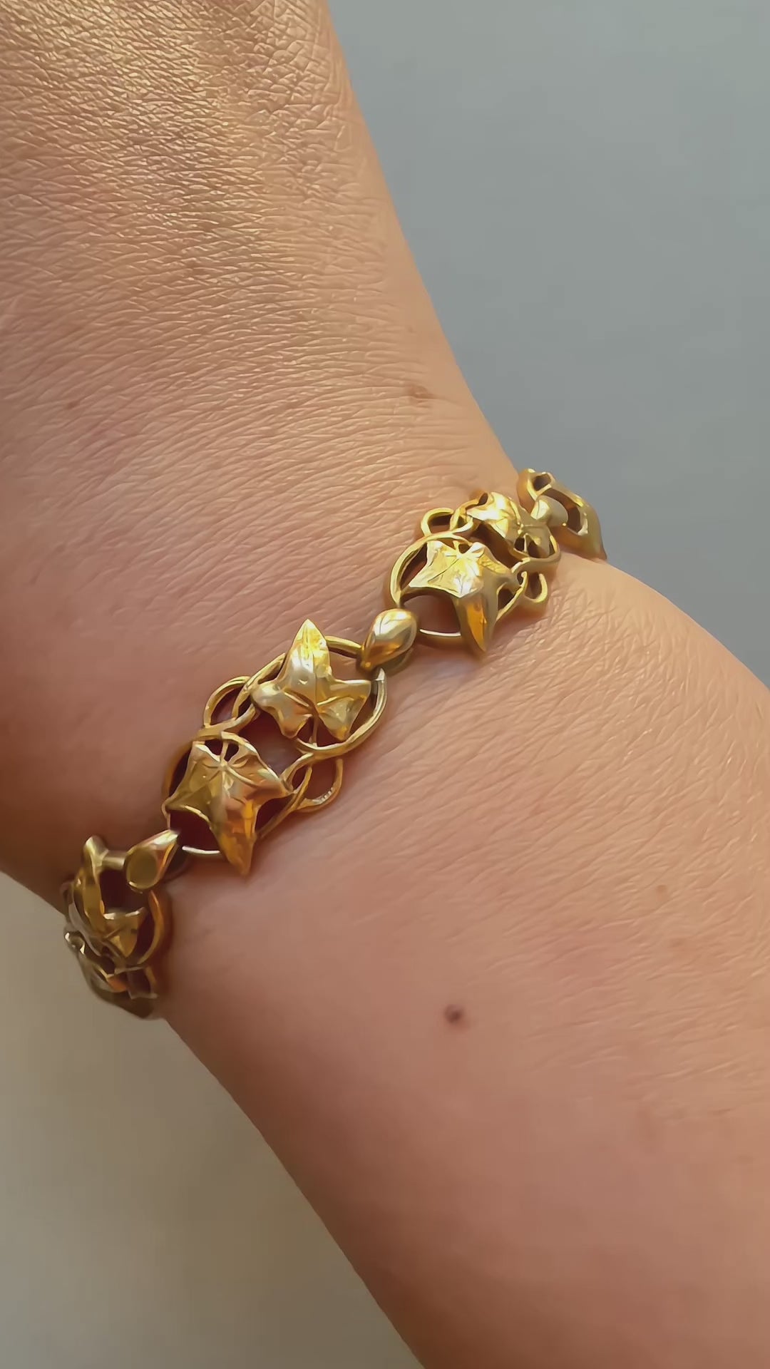 Art nouveau era 18K yellow gold ivy leaf link bracelet