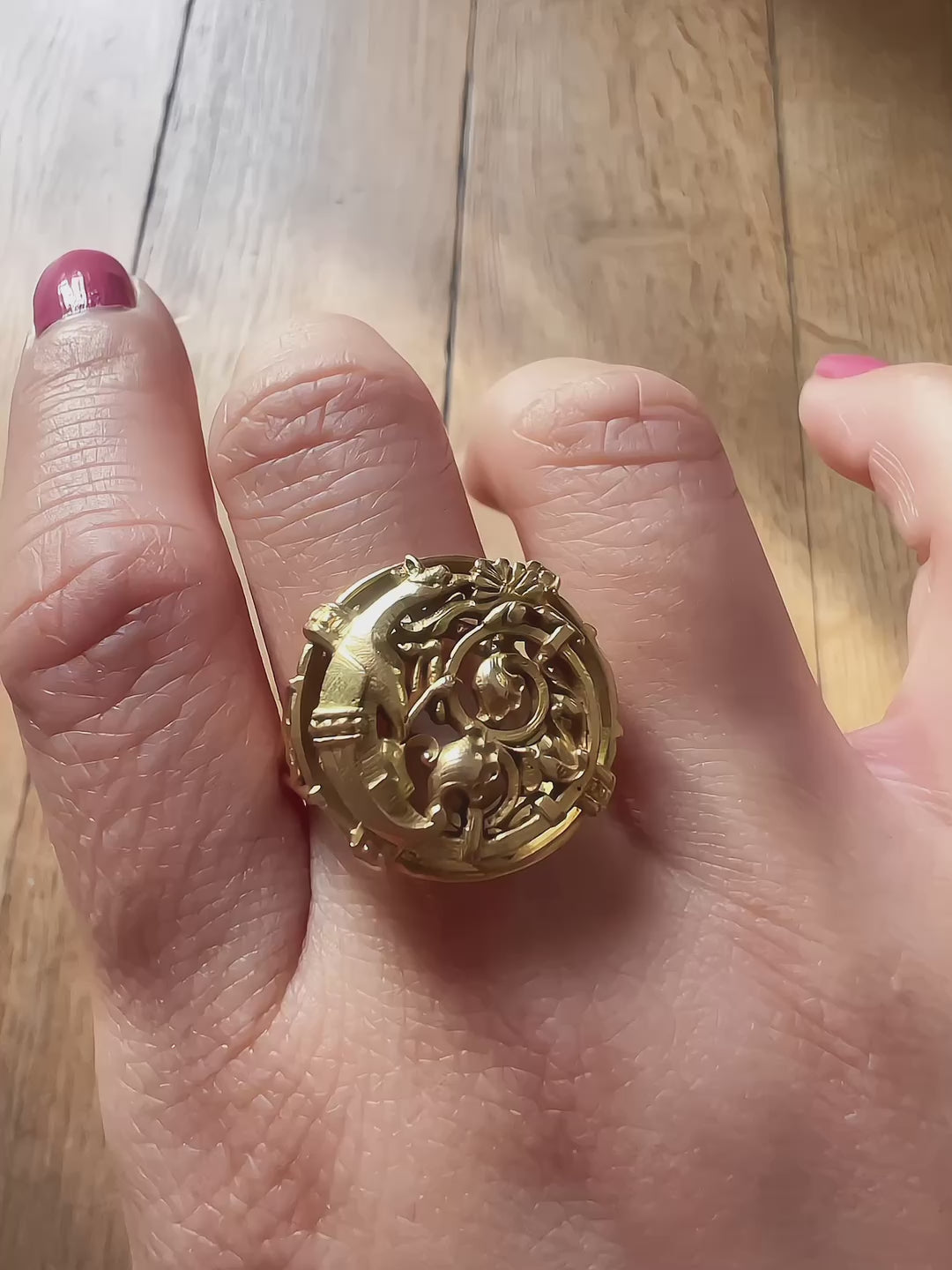 French Art Nouveau era 18K gold chimera/griffon ring