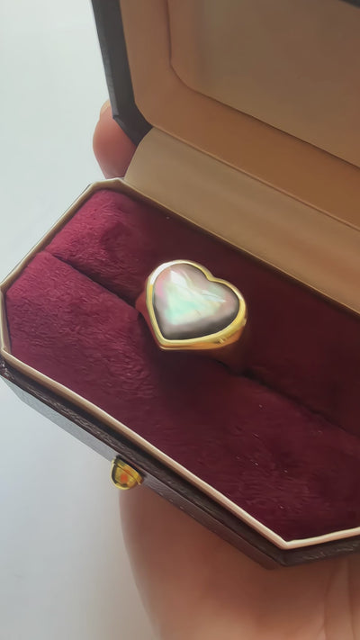 Vintage Boucheron 18K yellow gold heart signet ring