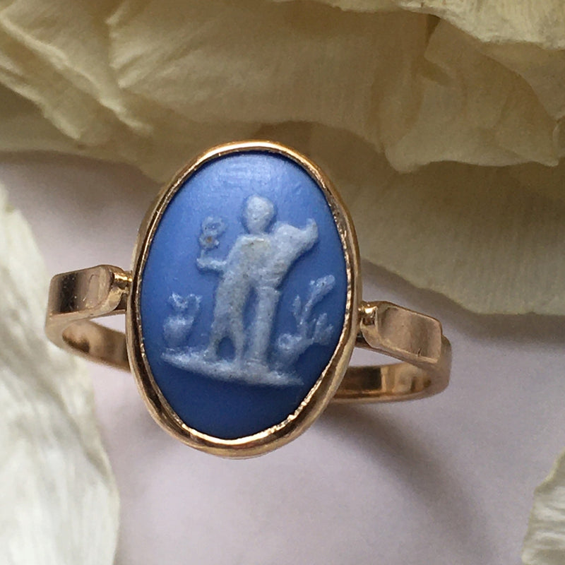 Antique Wedgwood blue cameo Mercury with caduceus 18K gold ring