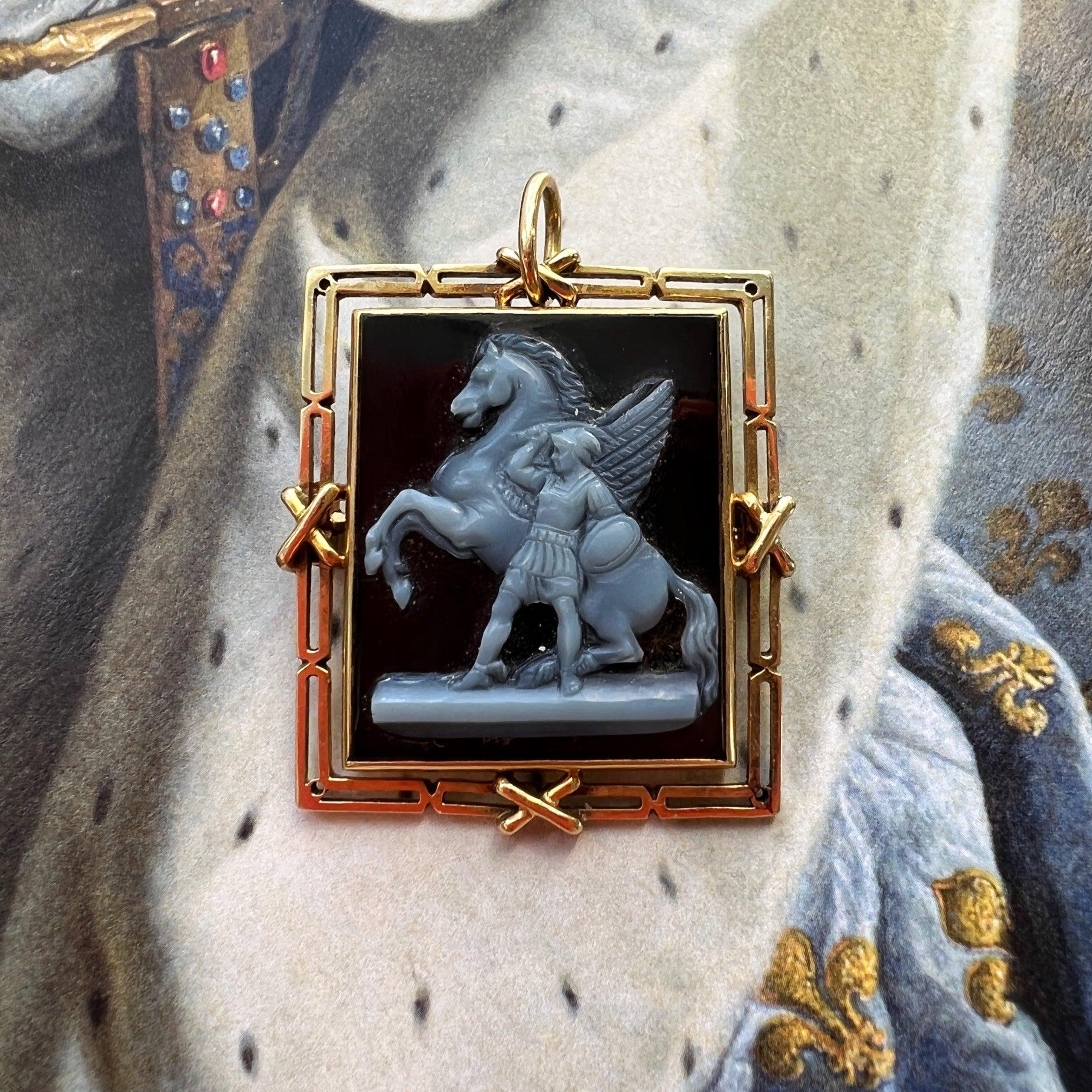 Antique 18K gold onyx cameo pendant brooch - Curiously timeless