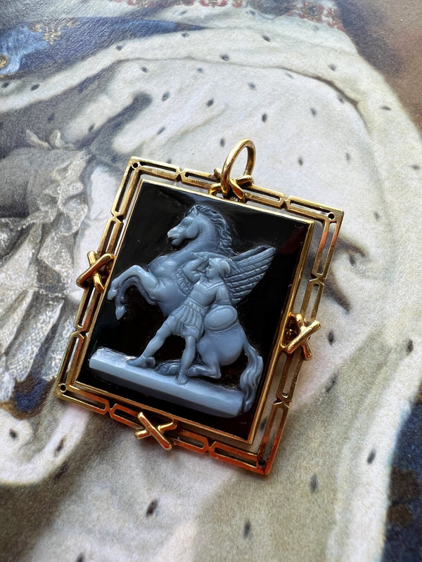 Antique 18K gold onyx cameo pendant brooch