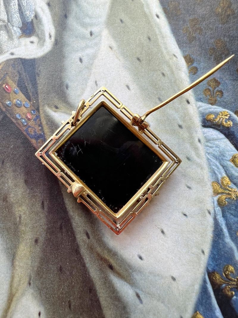 Antique 18K gold onyx cameo pendant brooch