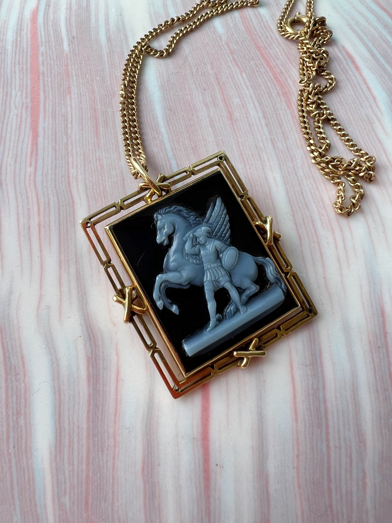 Antique 18K gold onyx cameo pendant brooch