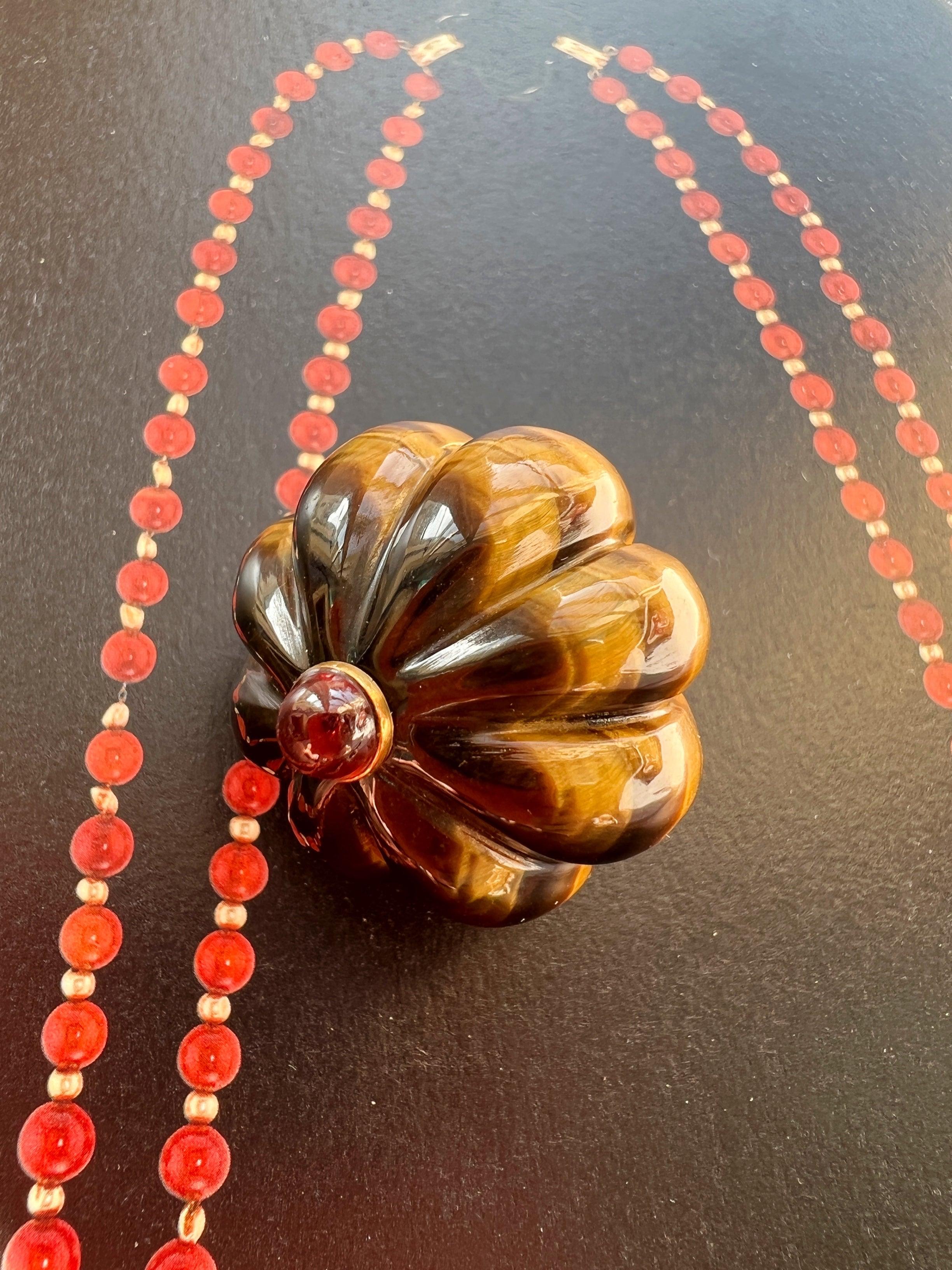 Lovely 18K gold Tiger’s Eye and garnet pumpkin pendant - Curiously timeless