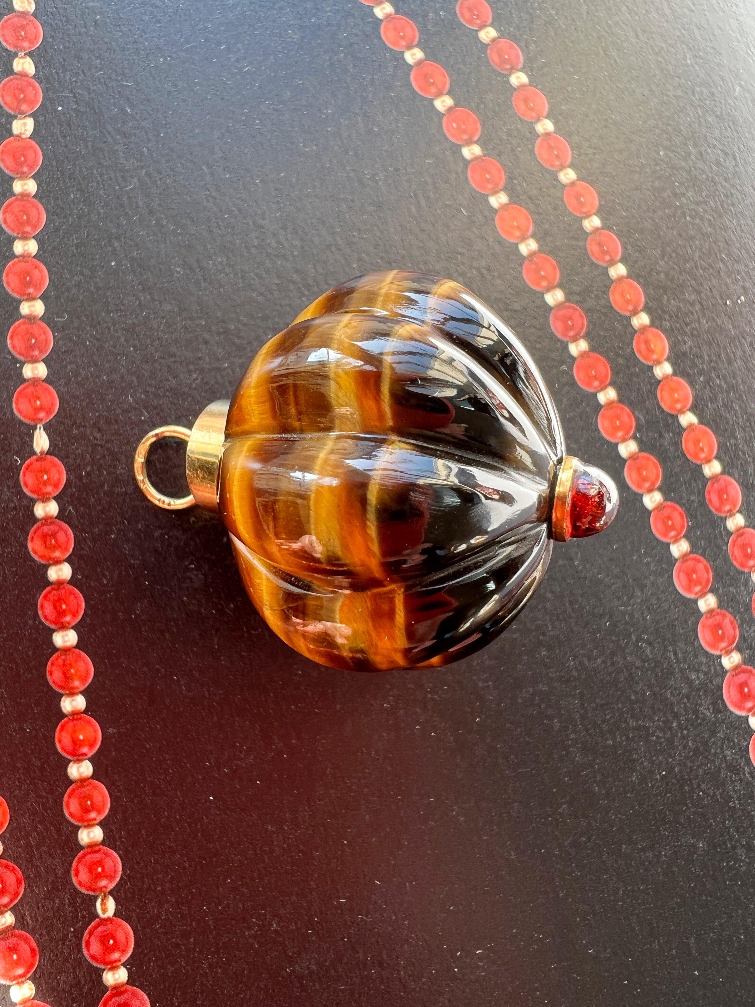 Lovely 18K gold Tiger’s Eye and garnet pumpkin pendant - Curiously timeless