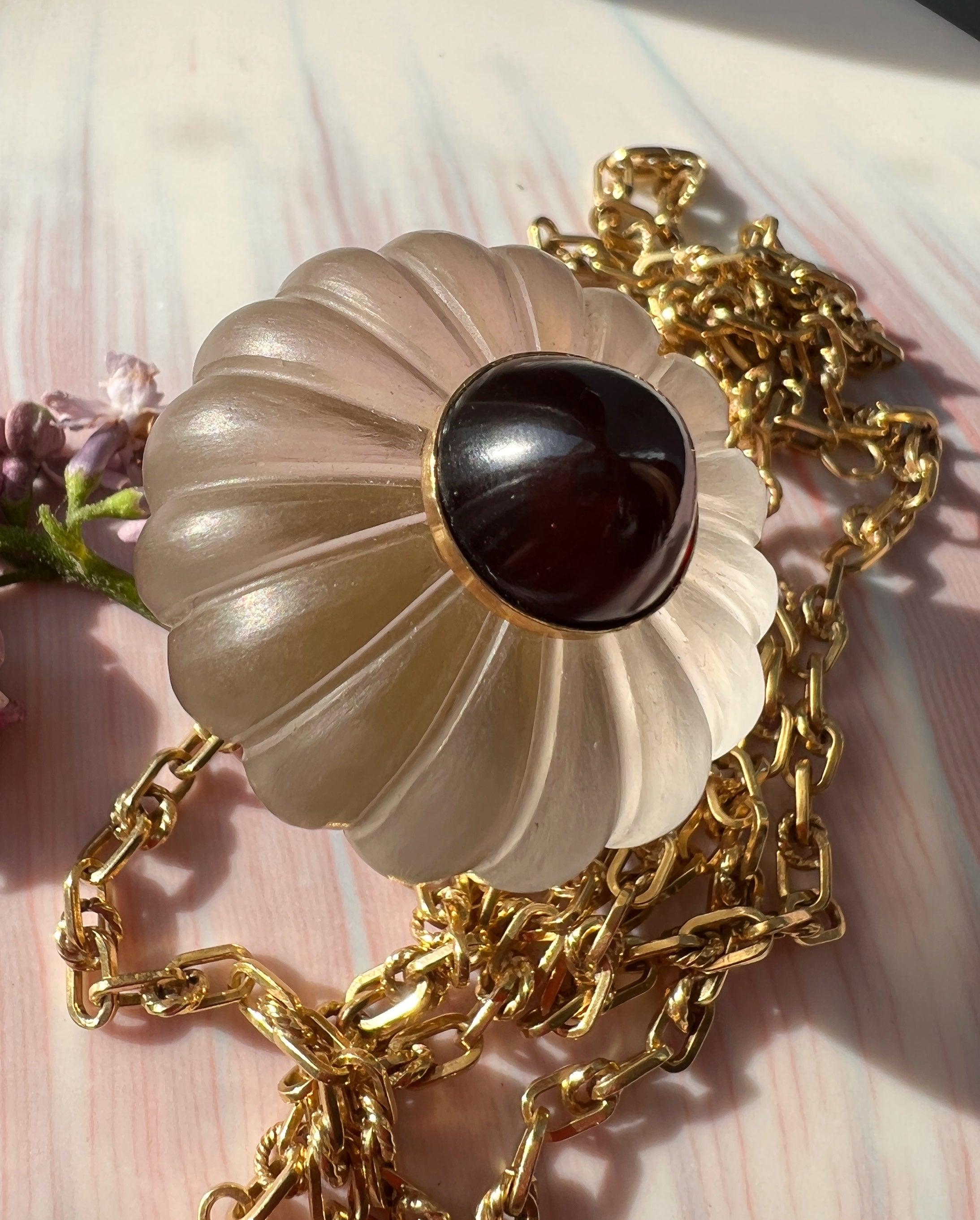 Magnificant 18K gold Rock Crystal and garnet pumpkin pendant - Curiously timeless