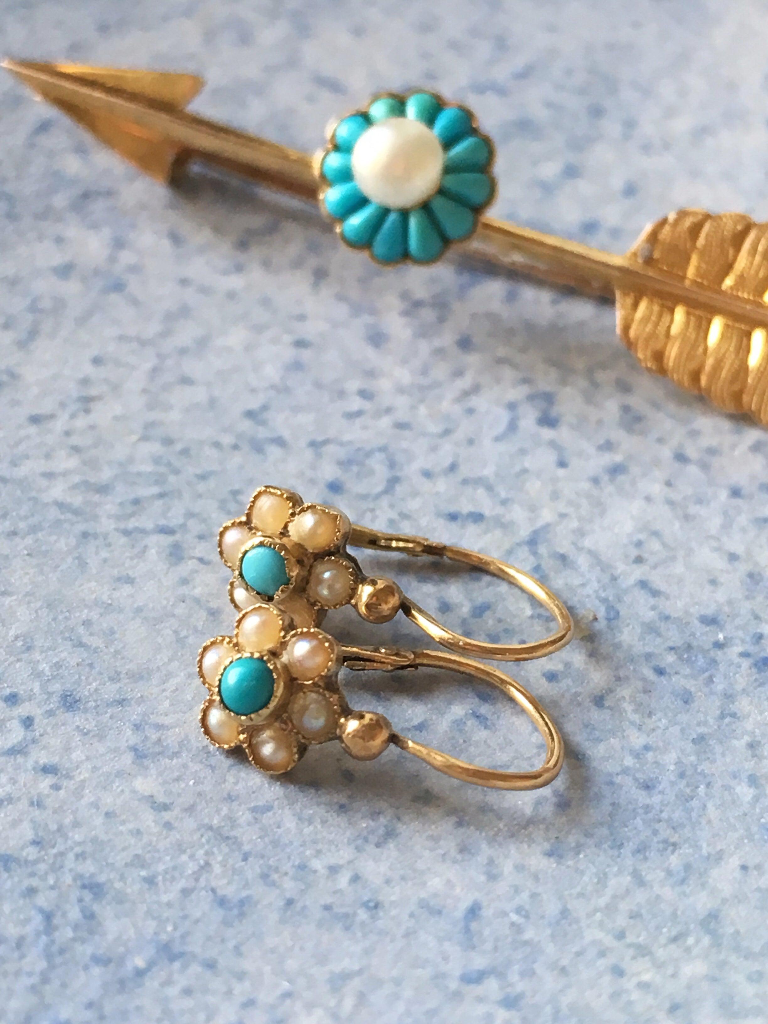 Very sweet Victorian 18K gold turquoise pearl flower children sleeper earrings - Curiously timeless