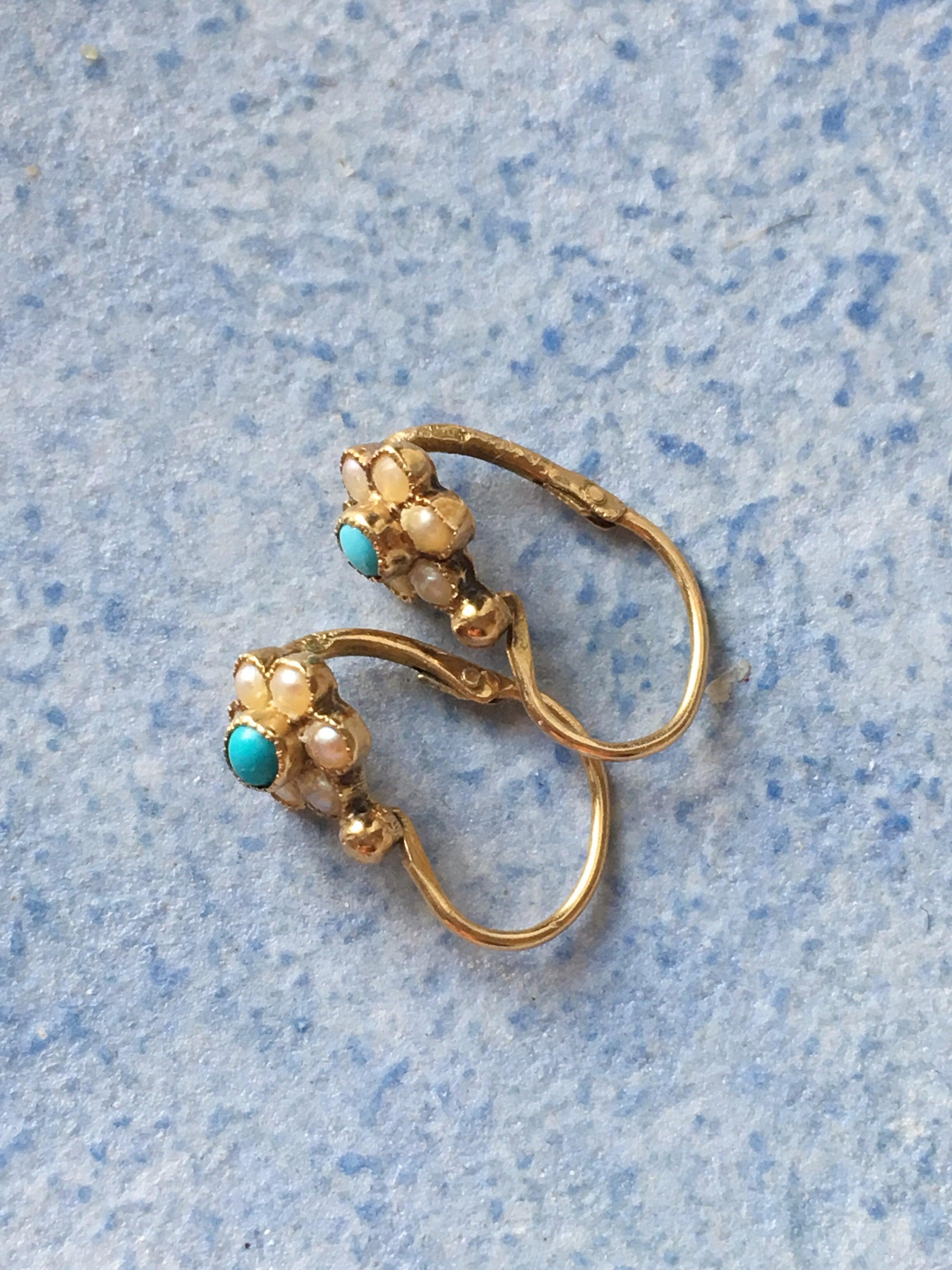 Very sweet Victorian 18K gold turquoise pearl flower children sleeper earrings - Curiously timeless