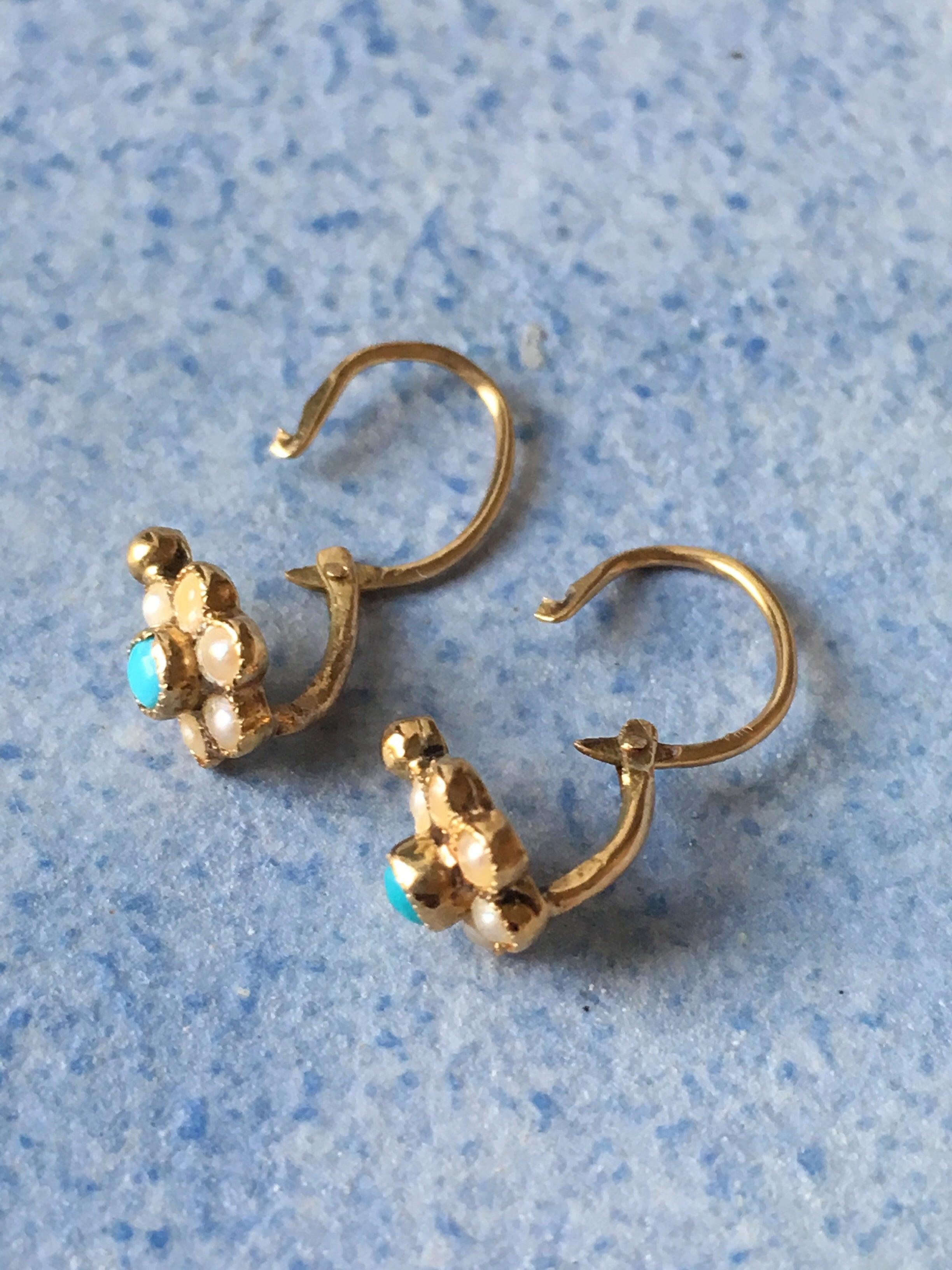 Very sweet Victorian 18K gold turquoise pearl flower children sleeper earrings - Curiously timeless