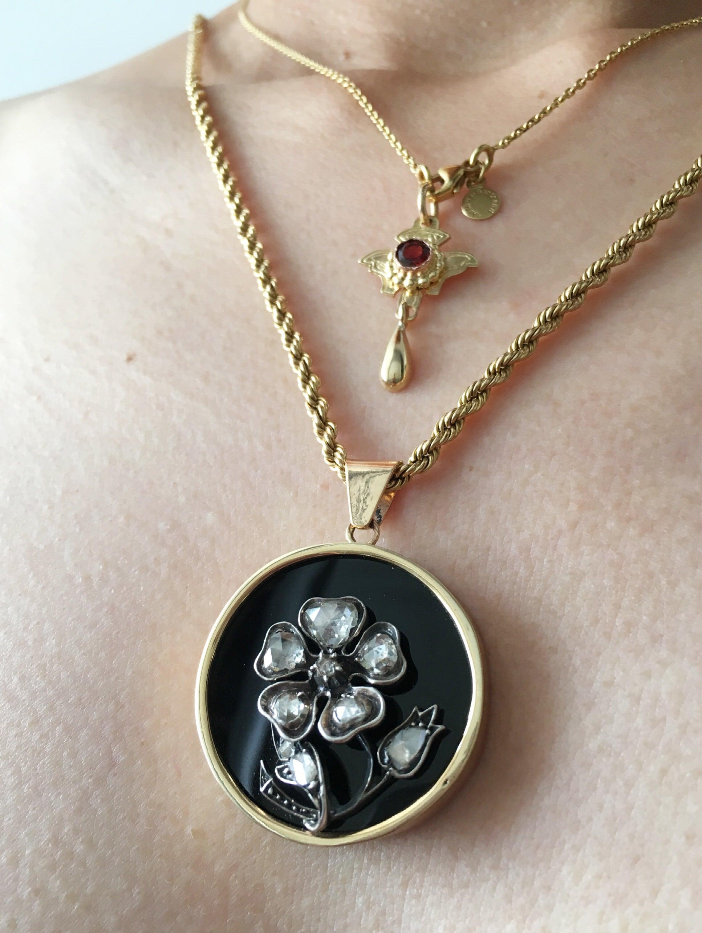 Magnificent Victorian 18K gold rose cut diamonds onyx pansy flower medaillon pendant - Curiously timeless