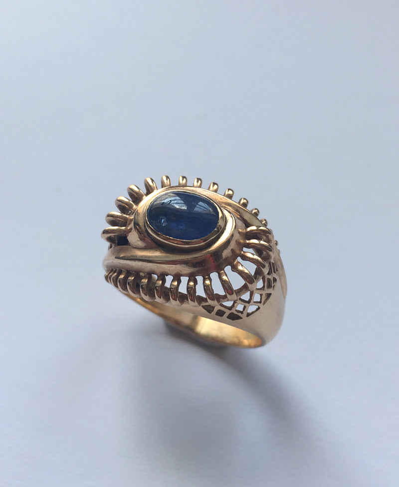 Striking 1950s French 18k yellow gold sapphire tourbillon ring