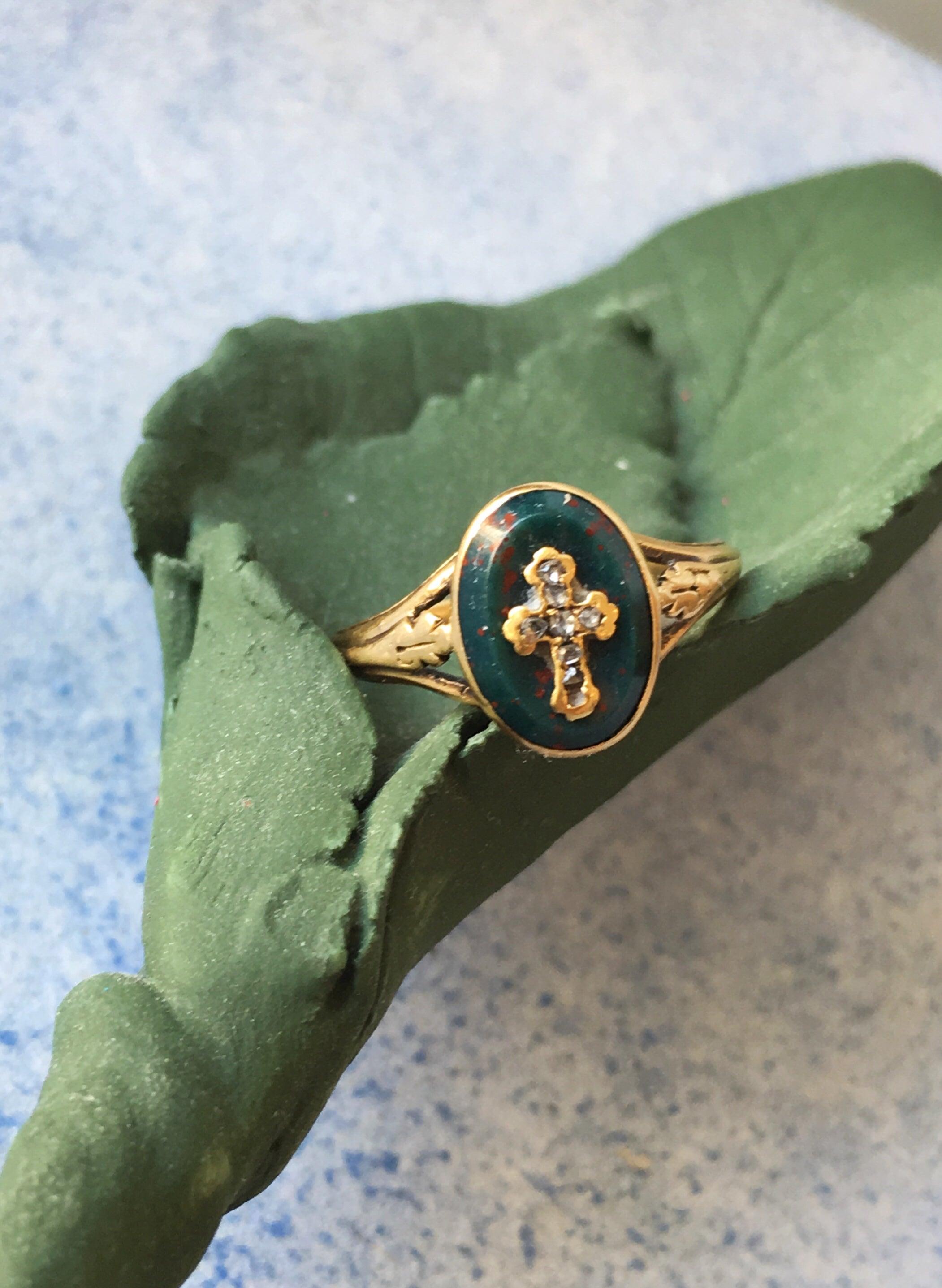 Rare Victorian 18K gold diamond cross blood jasper ring - Curiously timeless