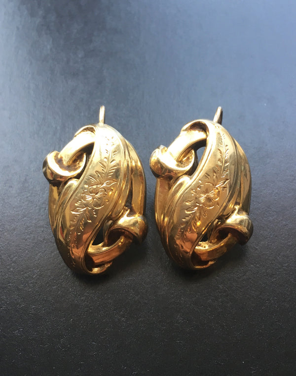 Elegant & Delicate 18K gold Victorian era Pansy flower dormeuse sleeper earrings