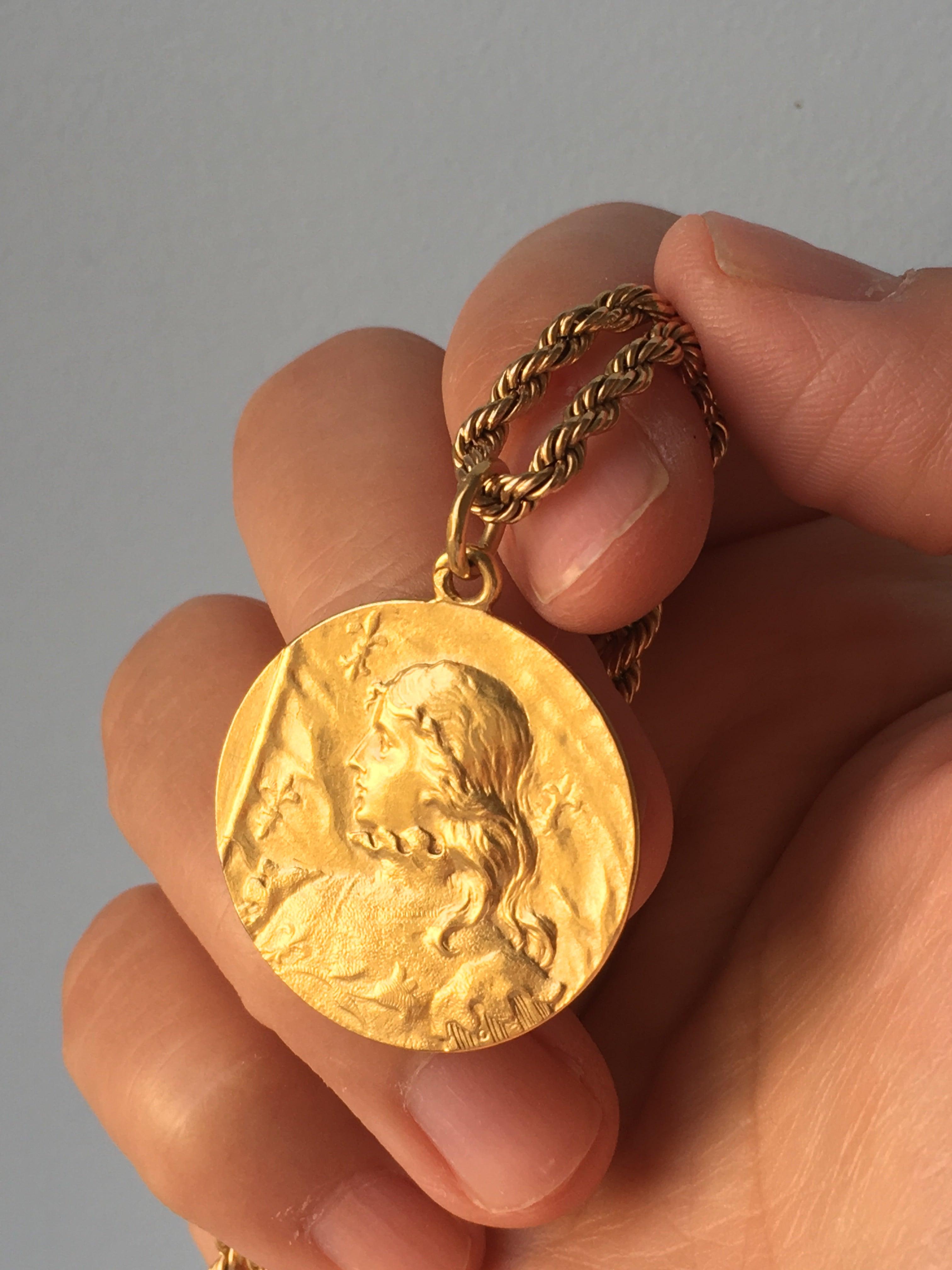 Rare and beautiful double sided 19th century Joan of Arc 18k gold medal - Curiously timeless