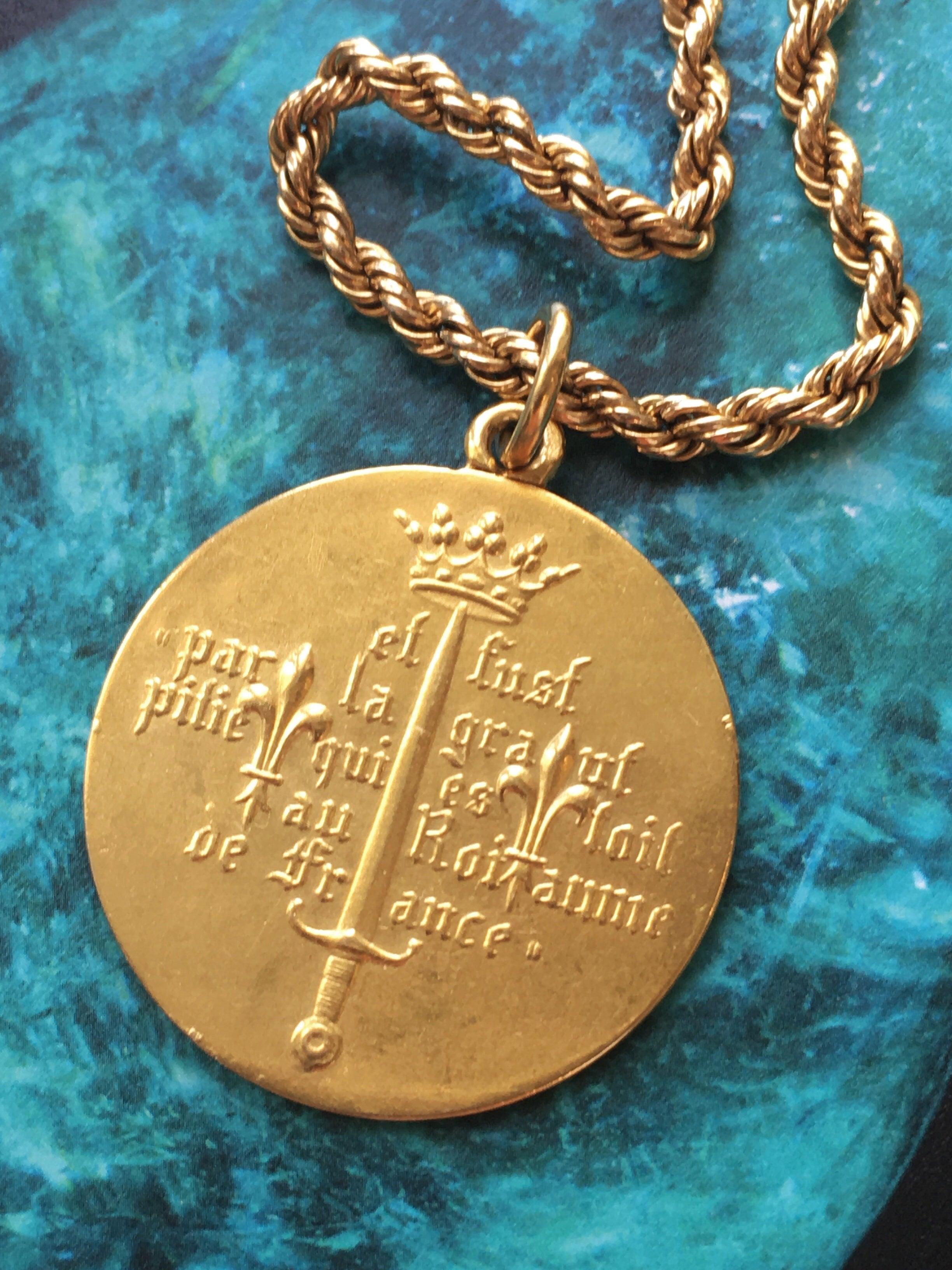 Rare and beautiful double sided 19th century Joan of Arc 18k gold medal - Curiously timeless