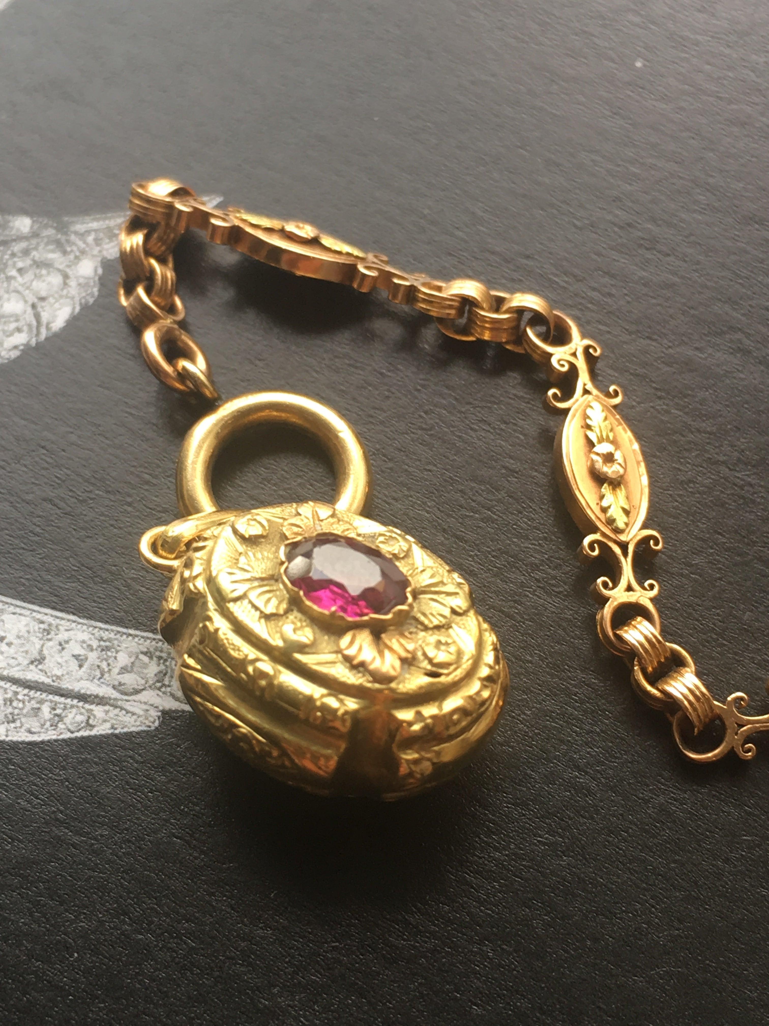 Victorian era doubled side 18K gold garnet floral pendant ball charm - Curiously timeless