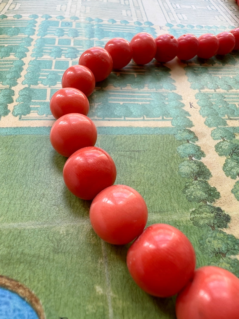 Natural coral beads necklace with 18K gold clasp