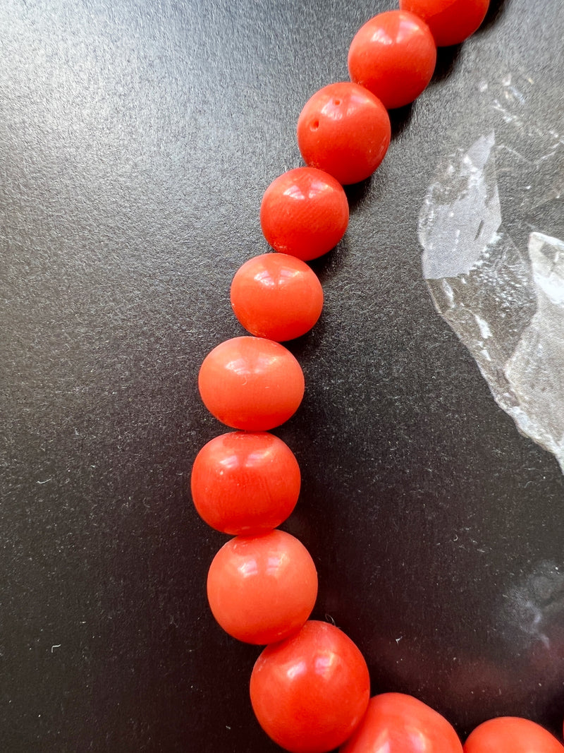 Natural coral beads necklace with 18K gold clasp