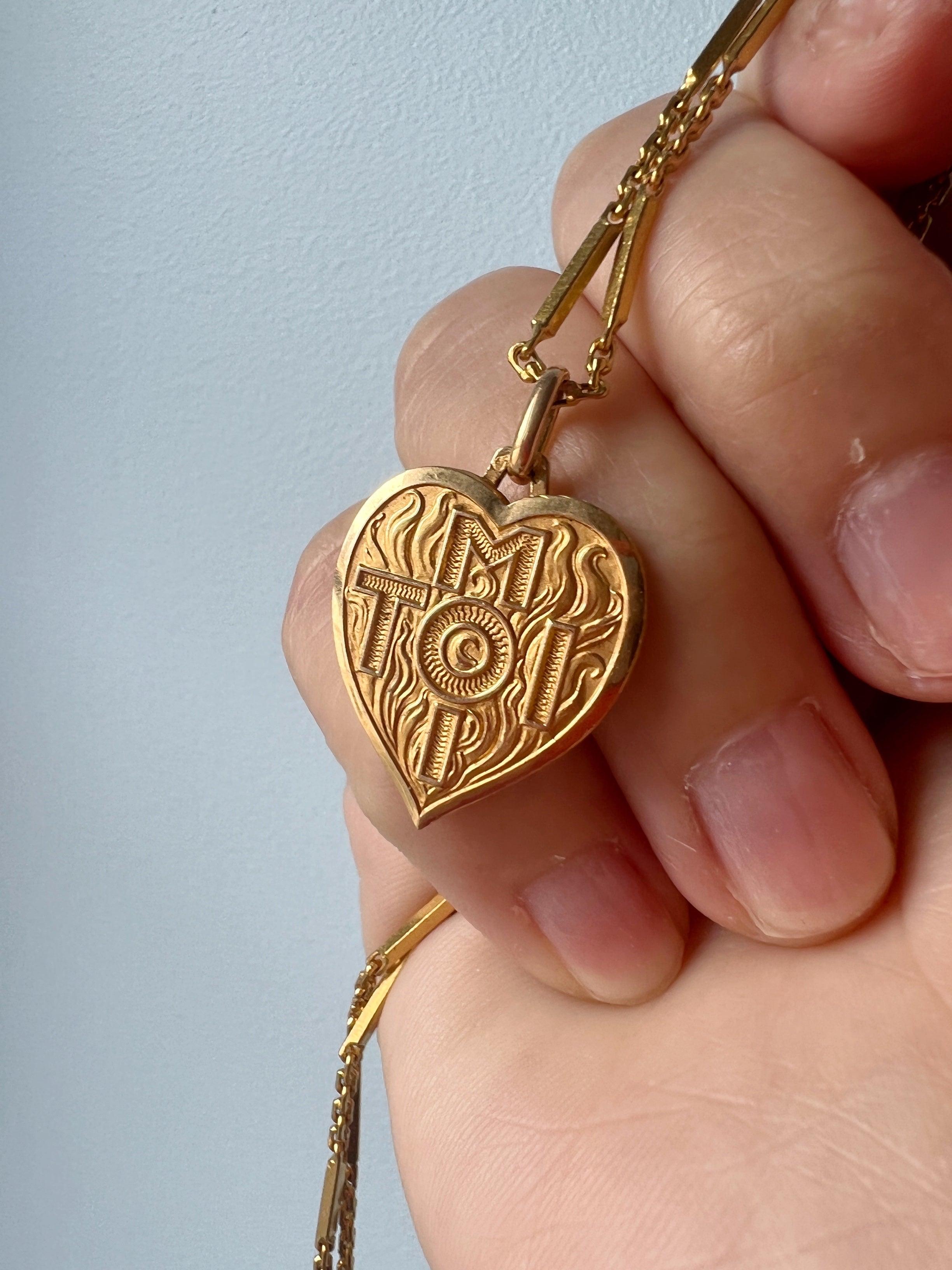 French Vintage 18K gold “Toi & Moi” (You & Me) heart shaped medal - Curiously timeless