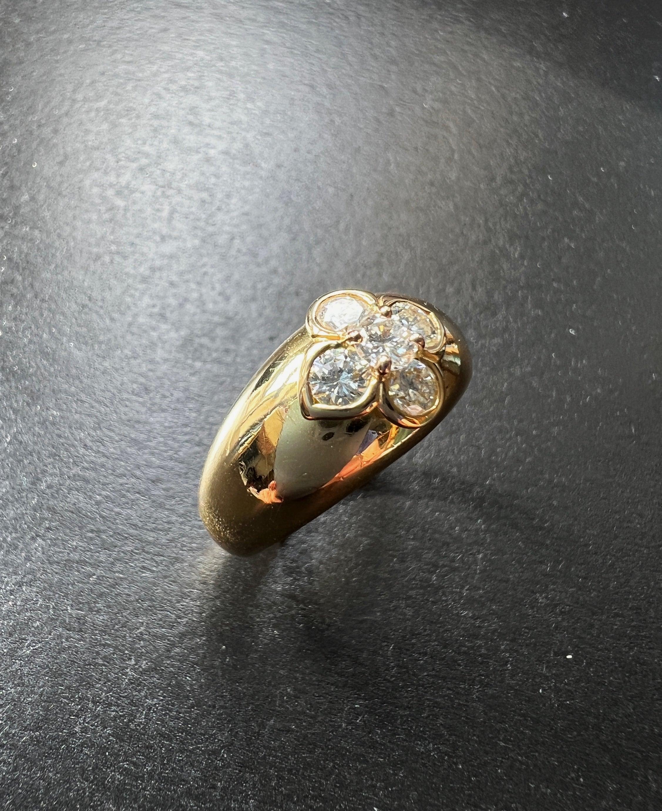 French Vintage 18K gold diamond clover ring - Curiously timeless