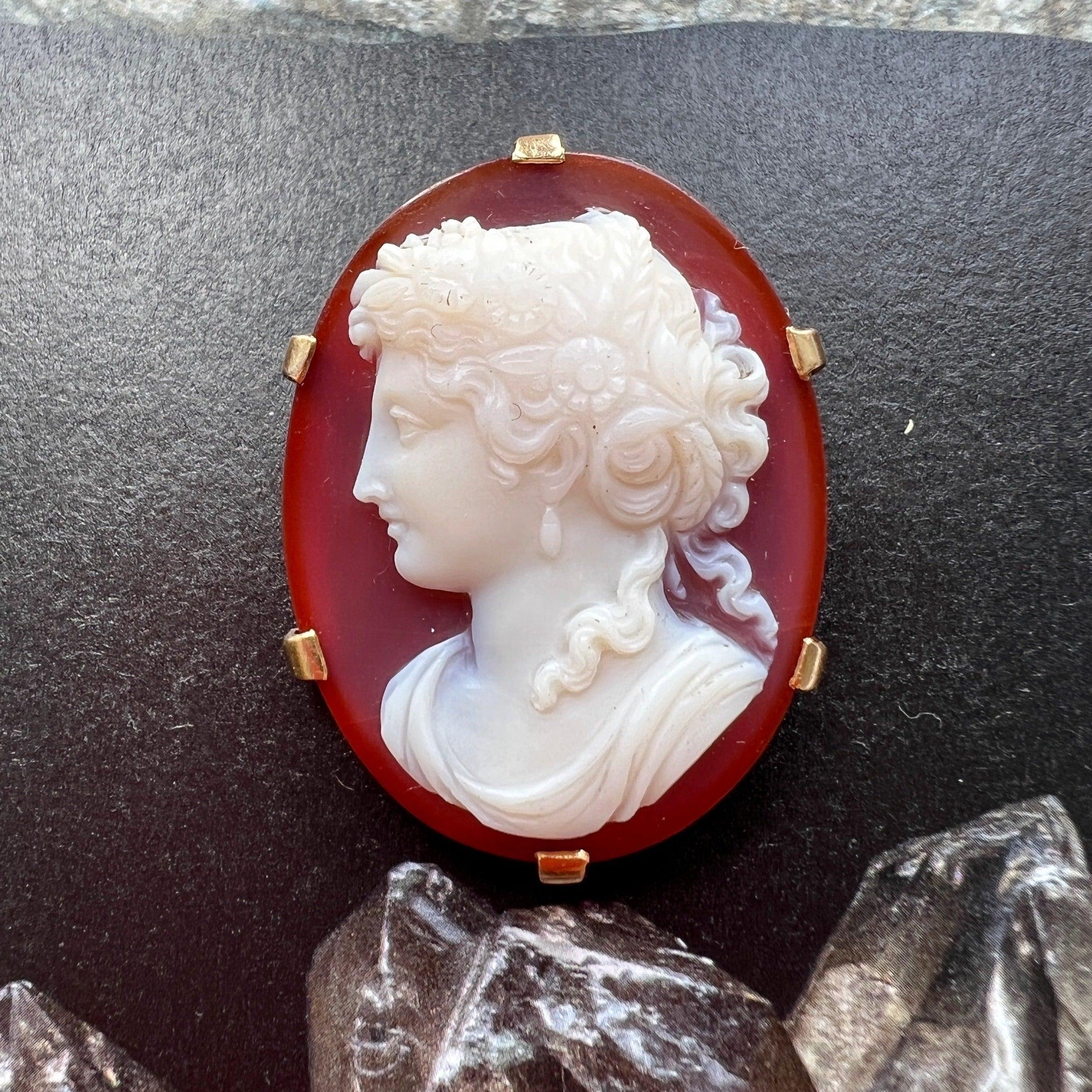 French Antique 18K gold agate female portrait cameo brooch - Curiously timeless