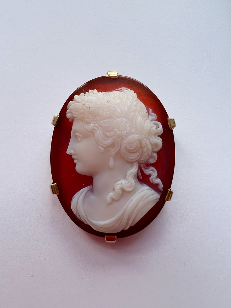 French Antique 18K gold agate female portrait cameo brooch