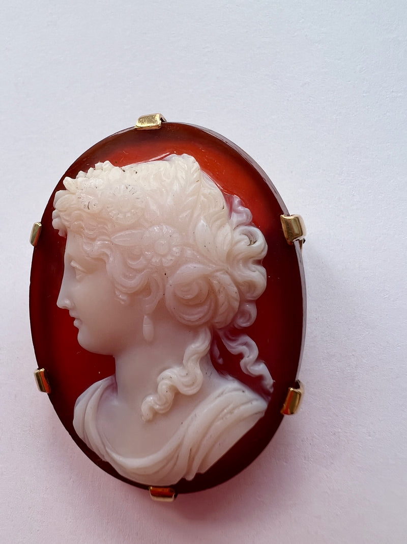 French Antique 18K gold agate female portrait cameo brooch